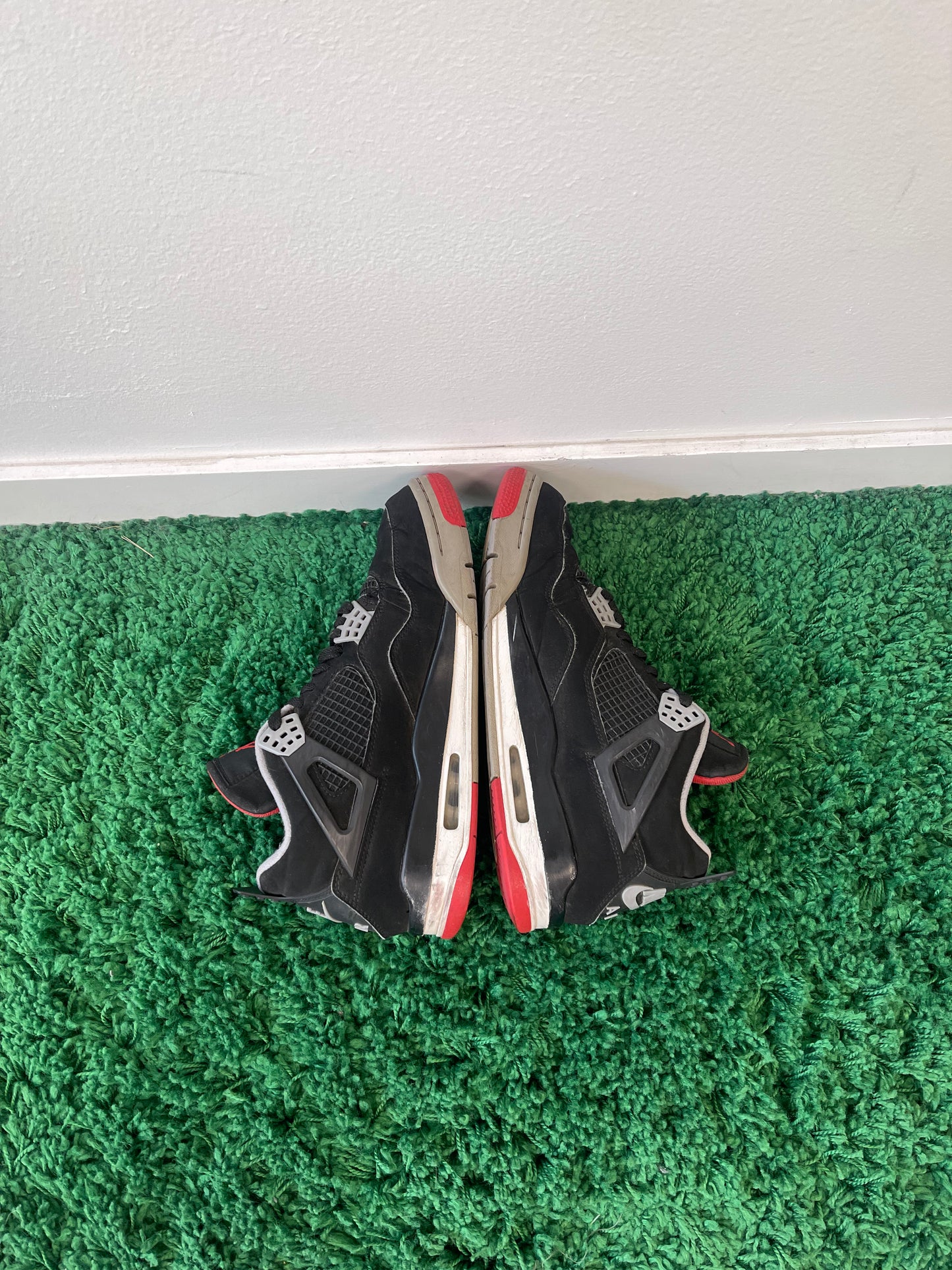 Used Jordan 4 Retro Bred 2019 (Men’s)