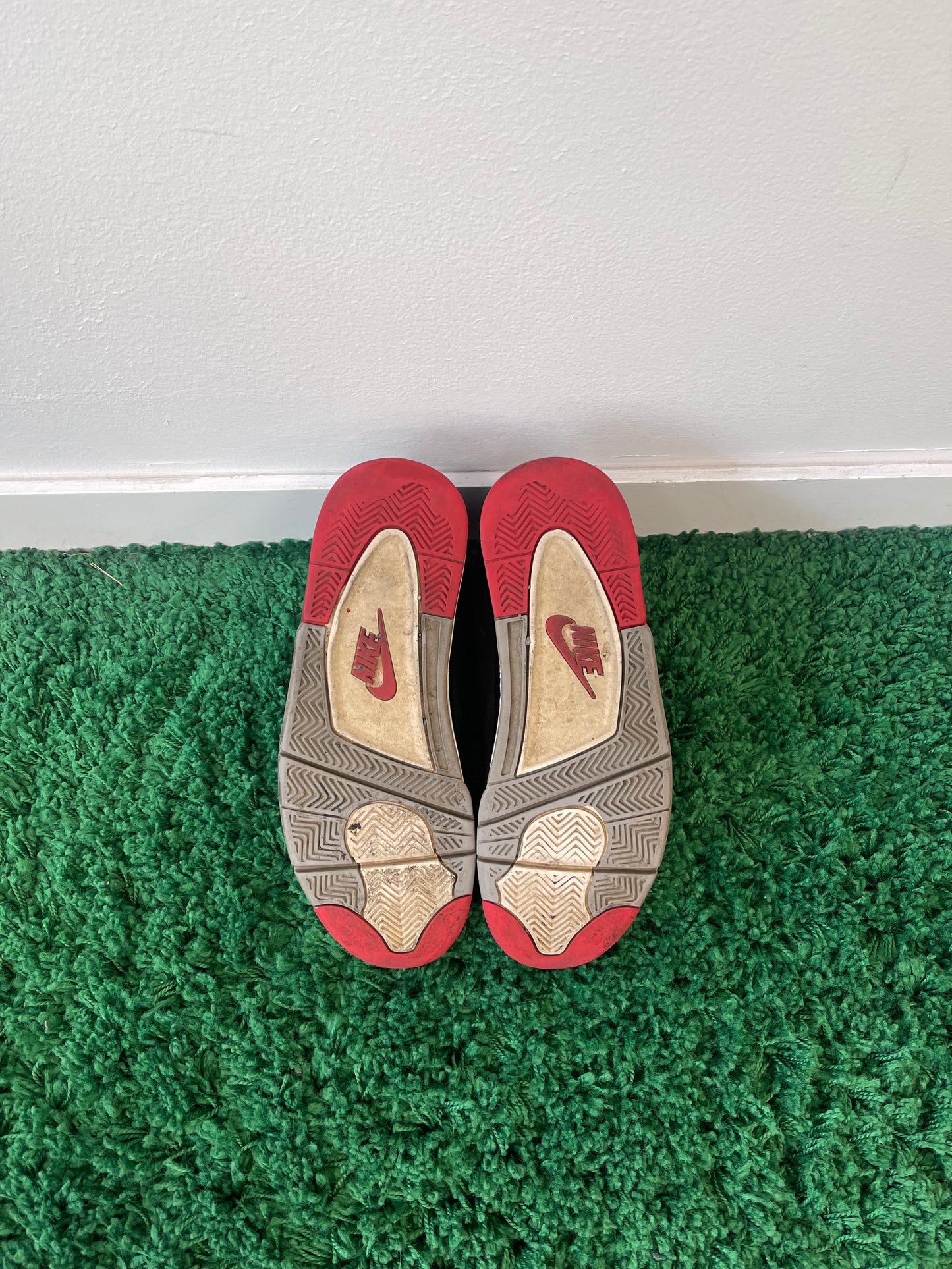 Used Jordan 4 Retro Bred 2019 (Men’s)