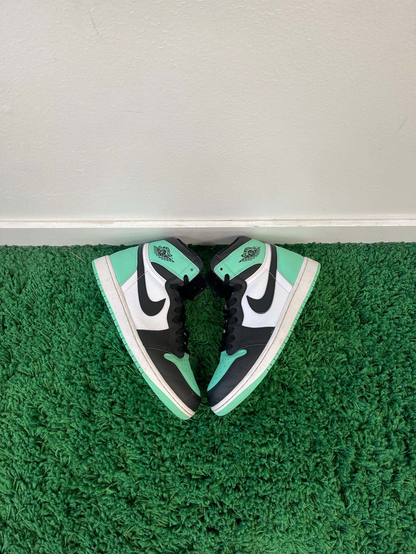 Used Jordan 1 Retro High OG Green Glow (Men’s)