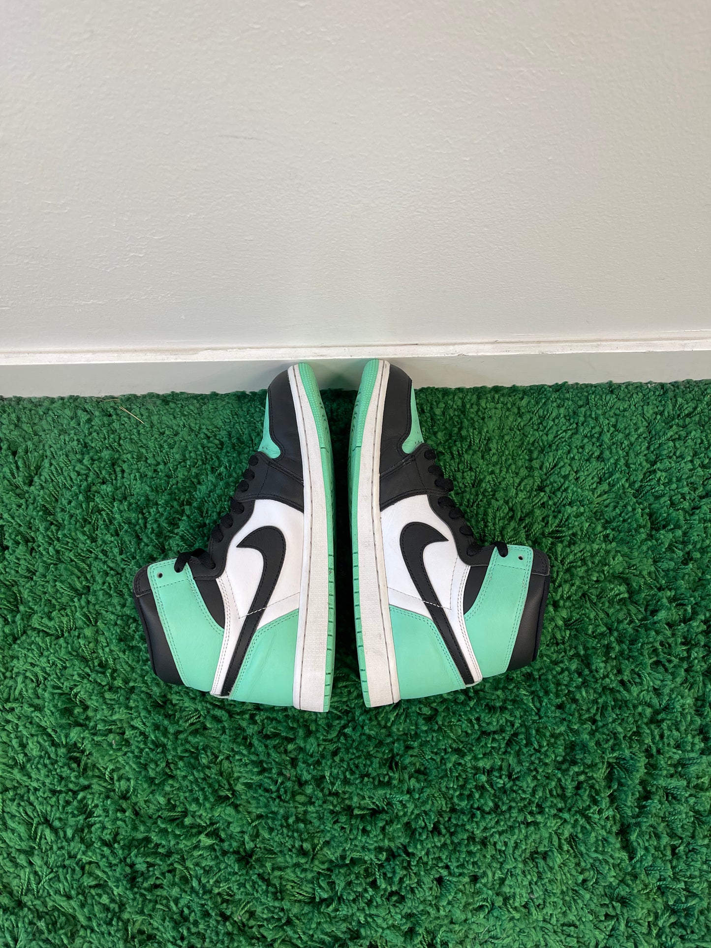 Used Jordan 1 Retro High OG Green Glow (Men’s)