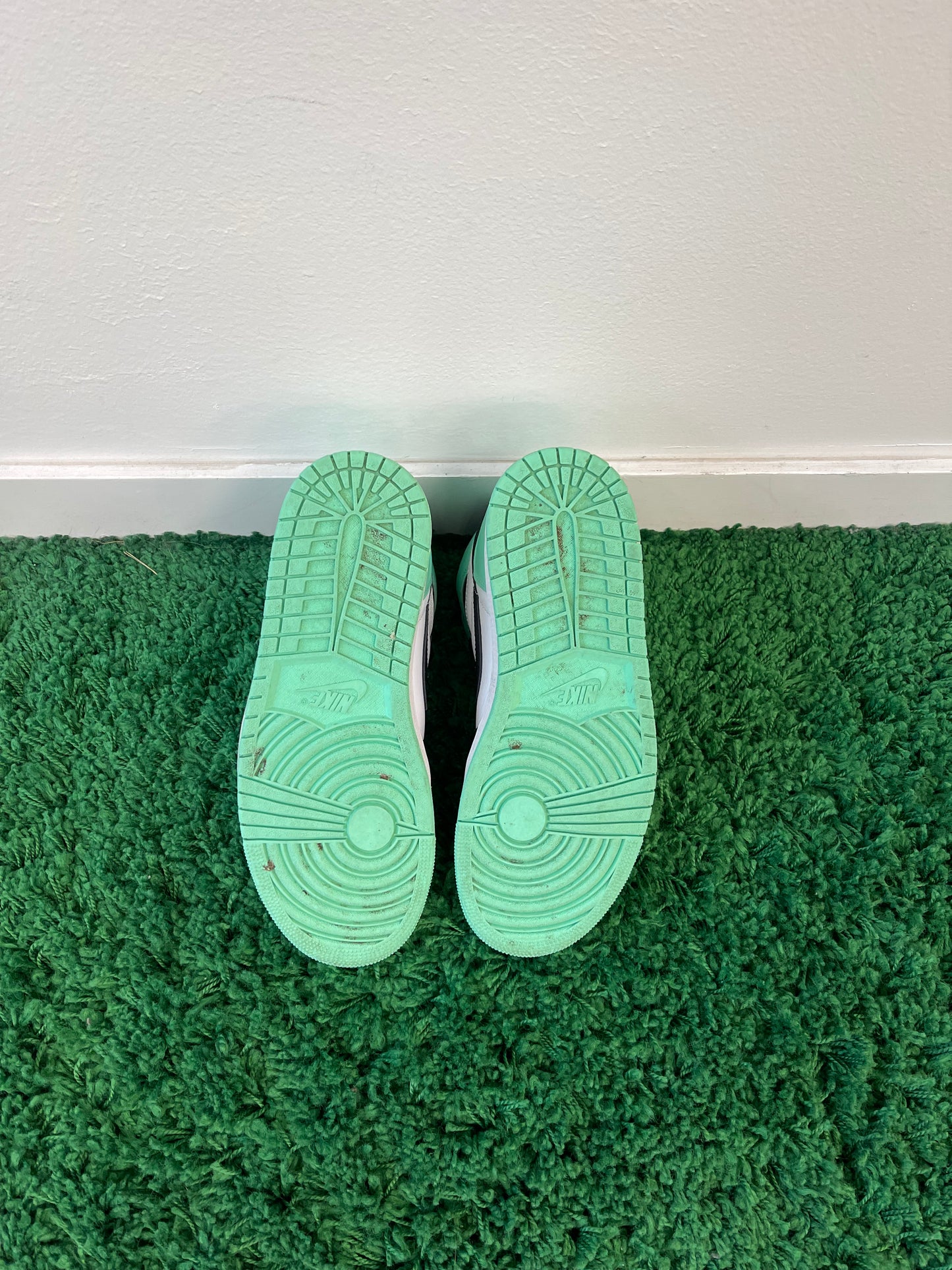 Used Jordan 1 Retro High OG Green Glow (Men’s)