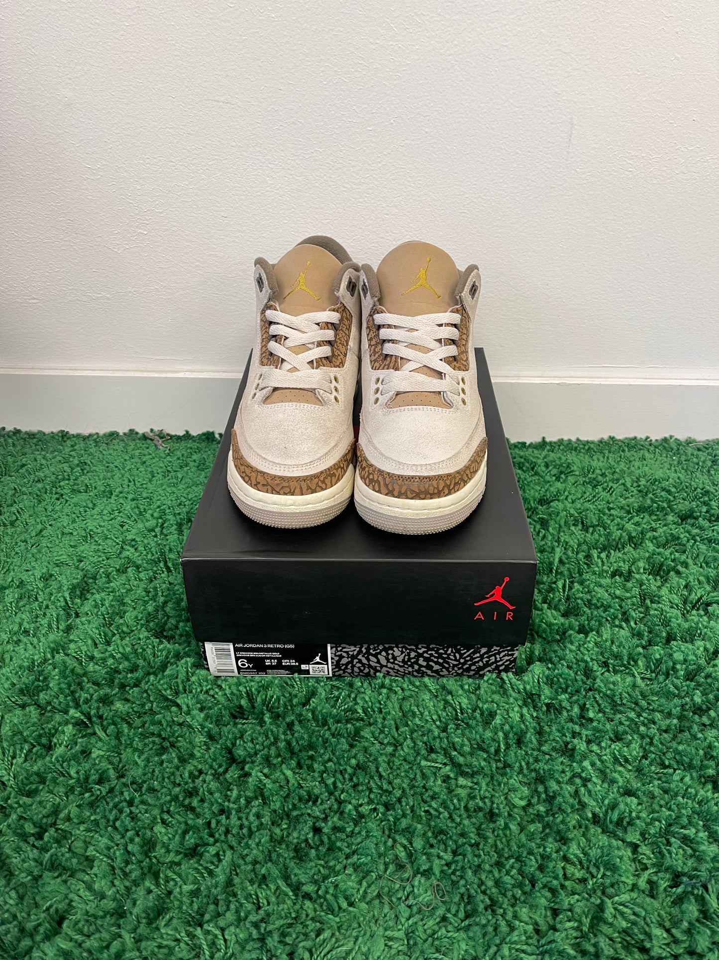Used Jordan 3 Retro Palomino (Youth)