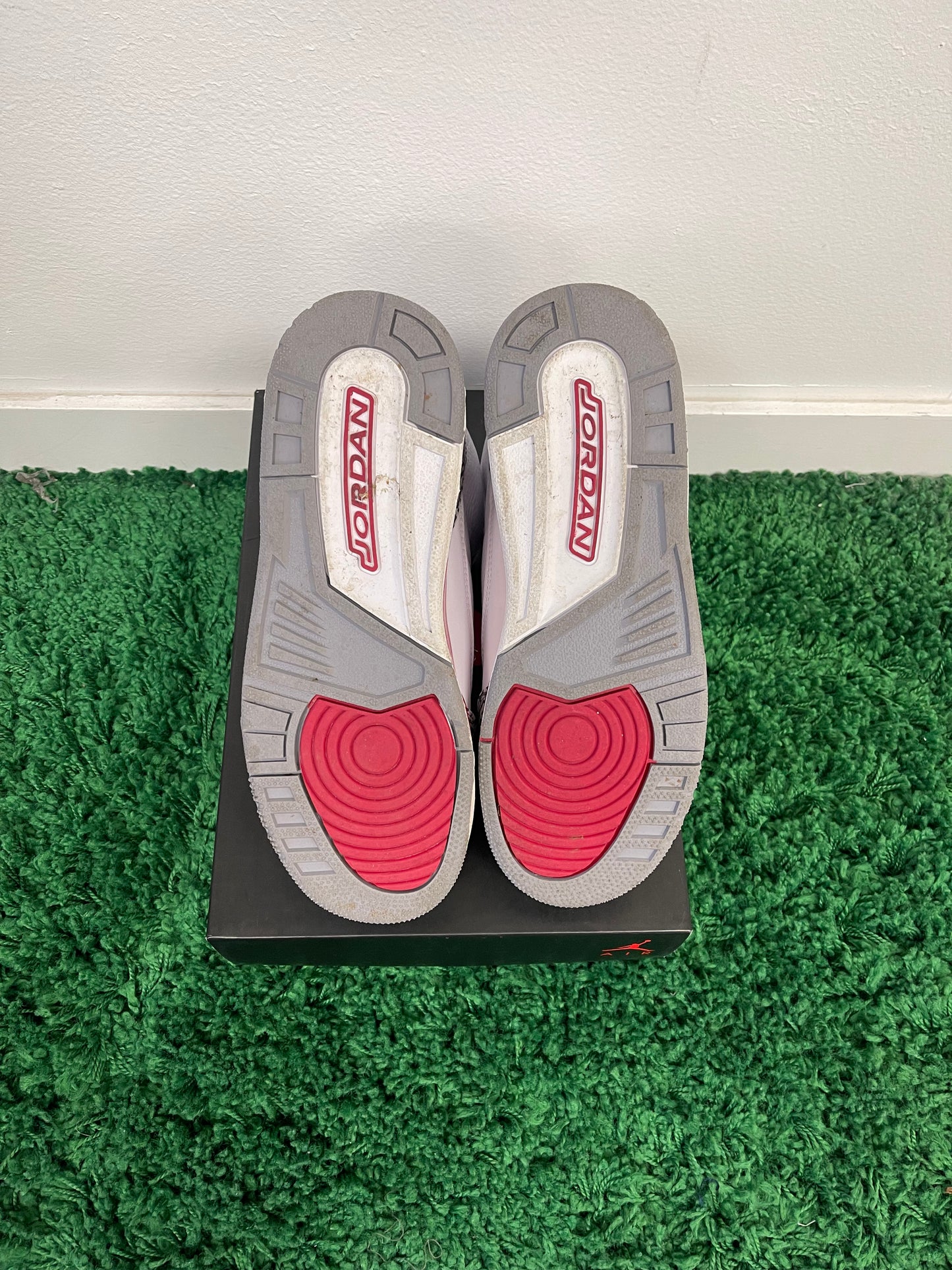 Used Jordan 3 Retro Cardinal Red (Youth)