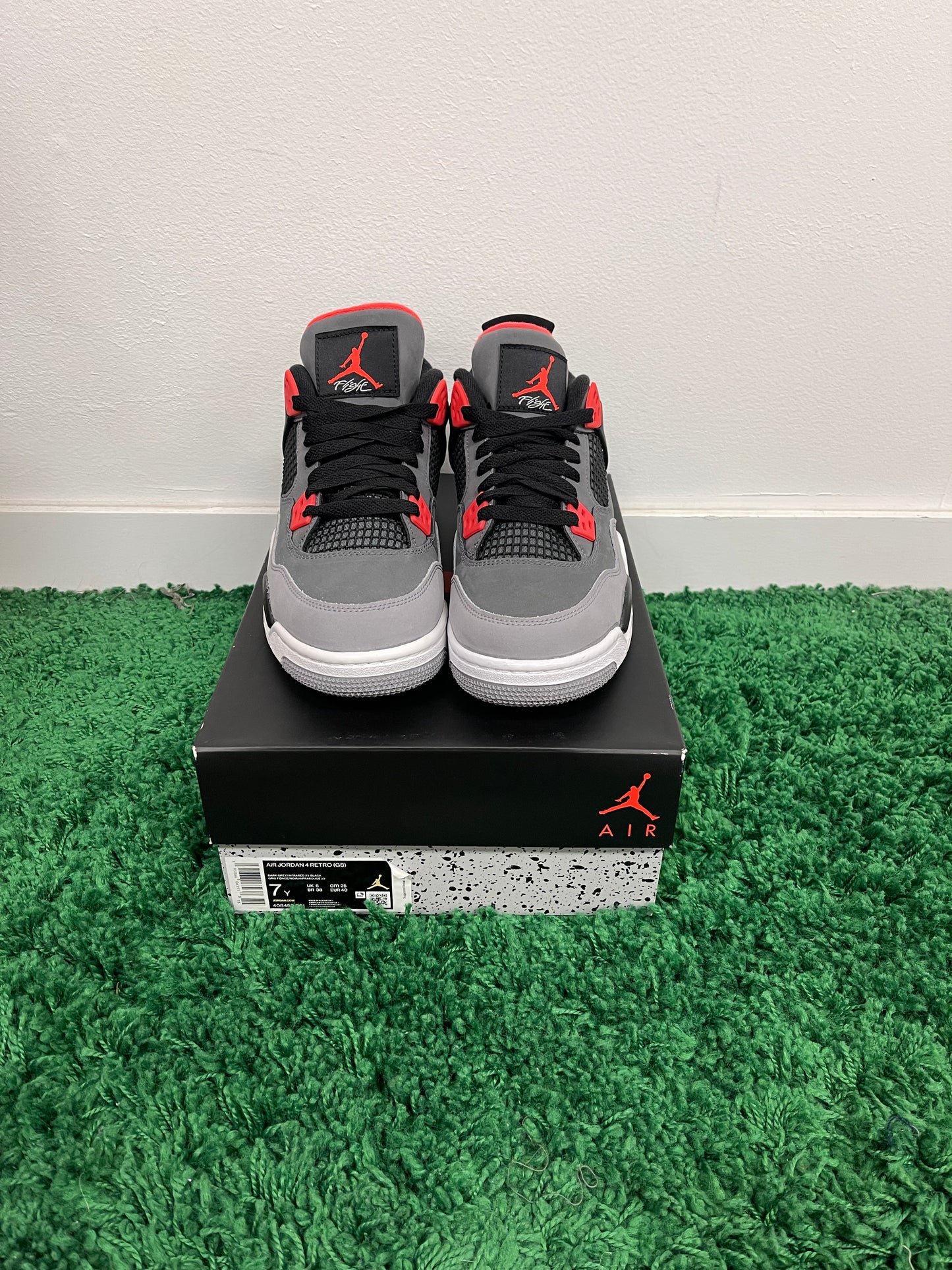 Used Jordan 4 Retro Infrared (Youth)