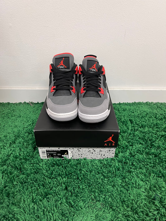 Used Jordan 4 Retro Infrared (Youth)