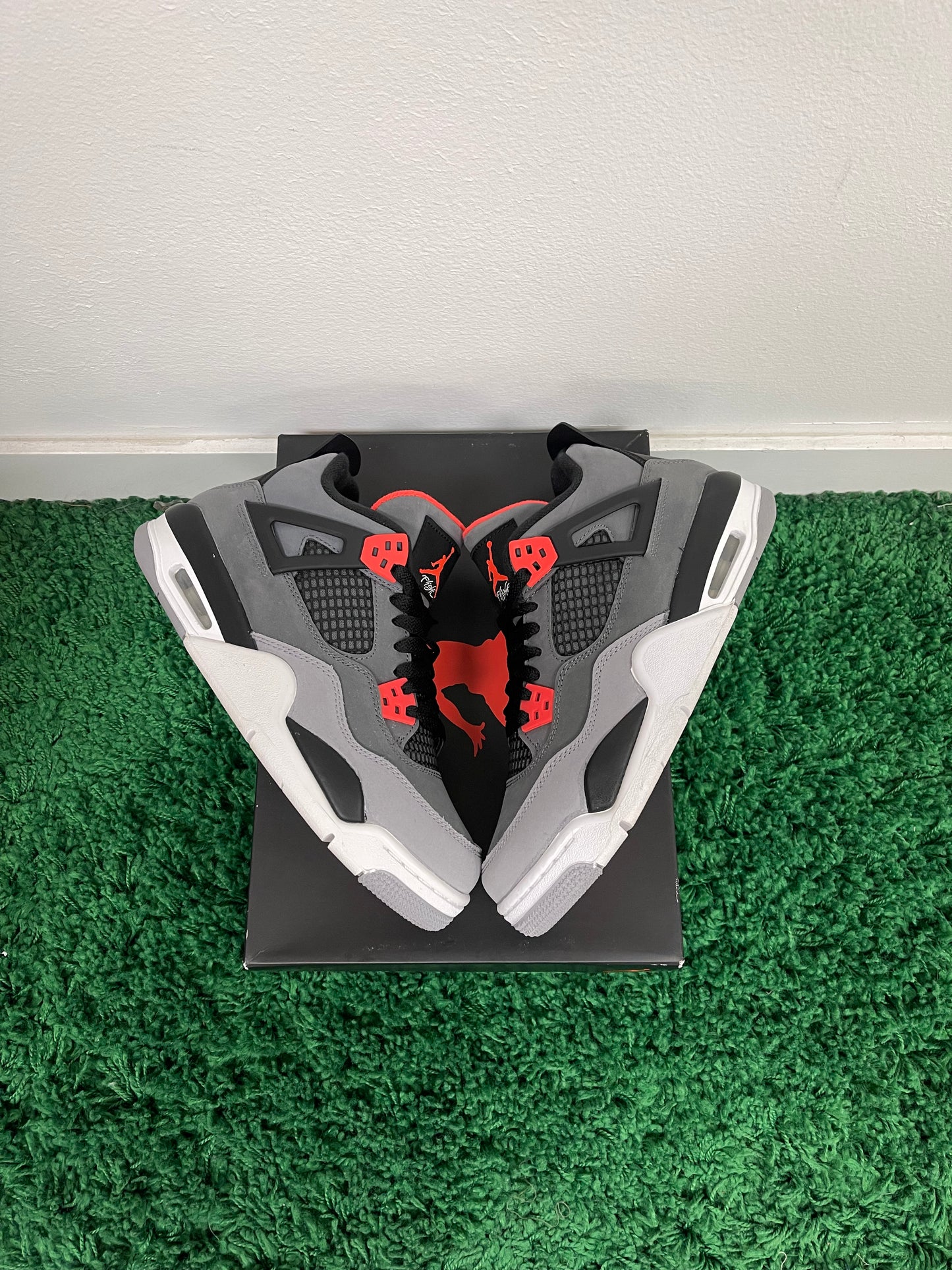 Used Jordan 4 Retro Infrared (Youth)
