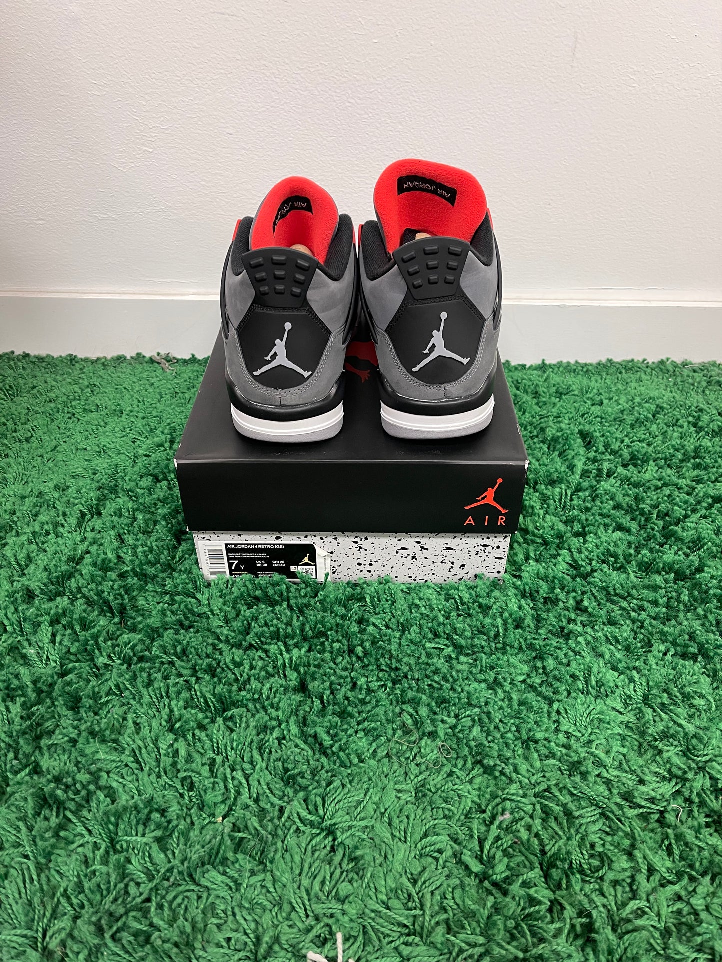 Used Jordan 4 Retro Infrared (Youth)