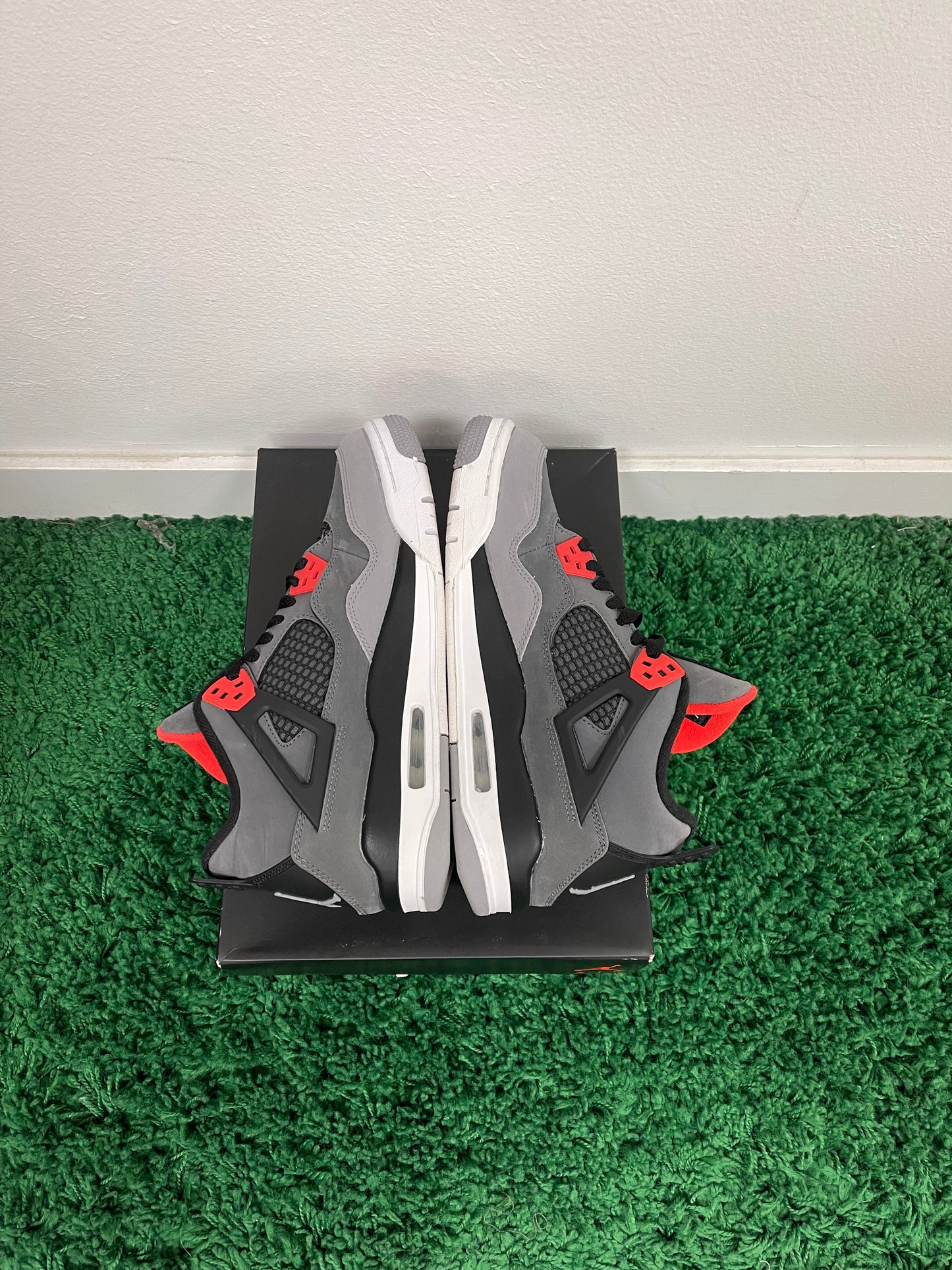 Used Jordan 4 Retro Infrared (Youth)