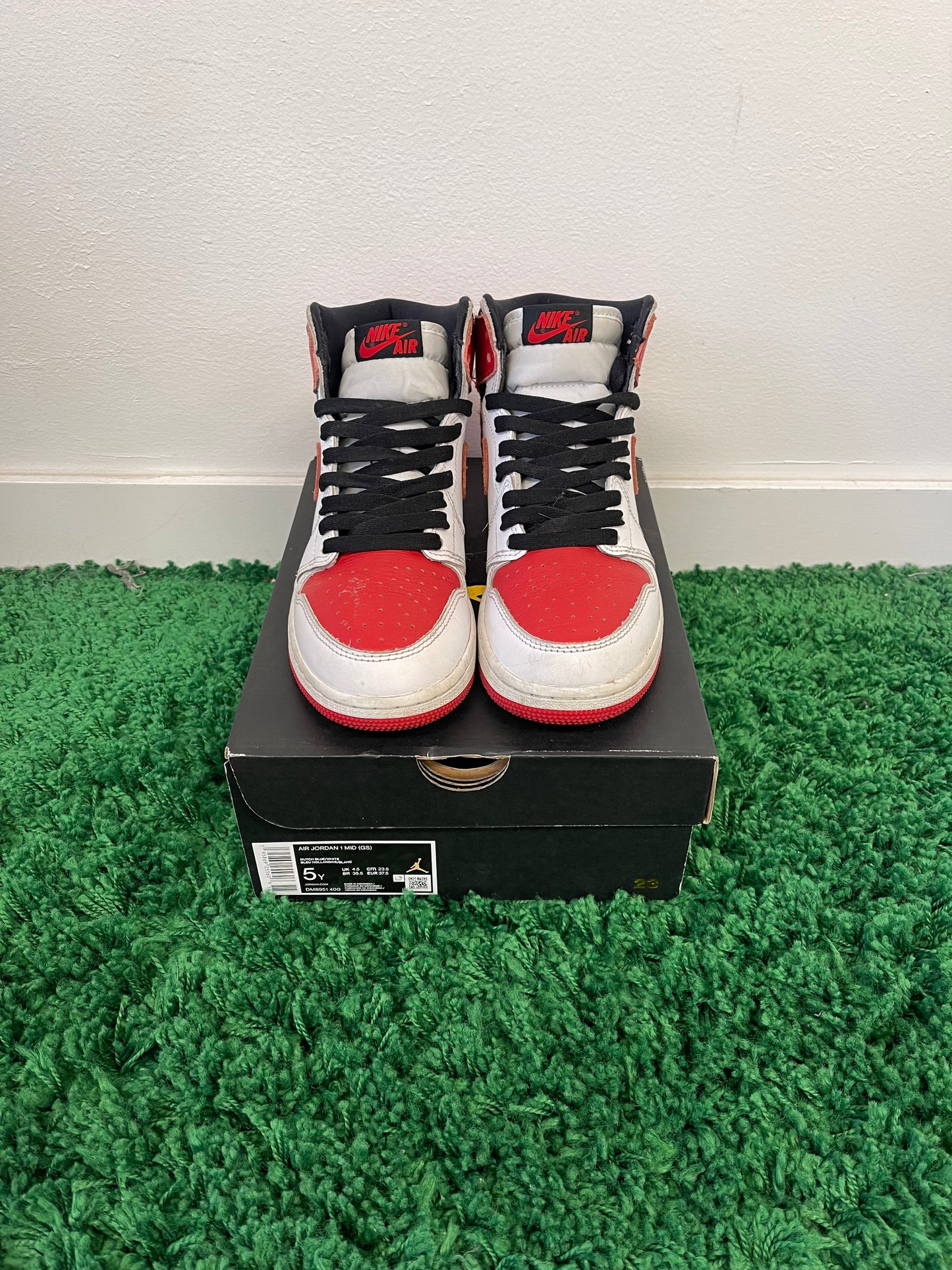 Used Jordan 1 Retro High OG Heritage (Youth)