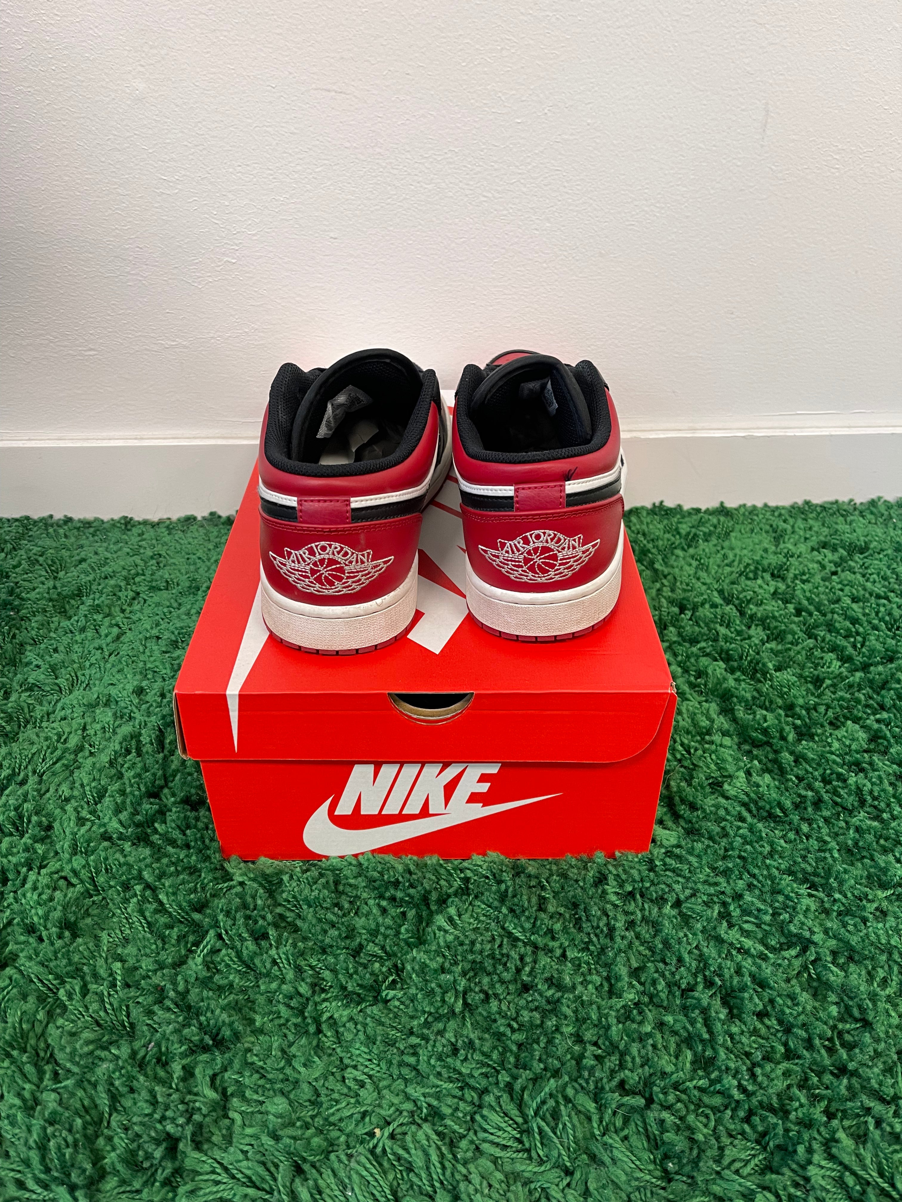 Used Jordan 1 Low Bred Toe (Men’s)
