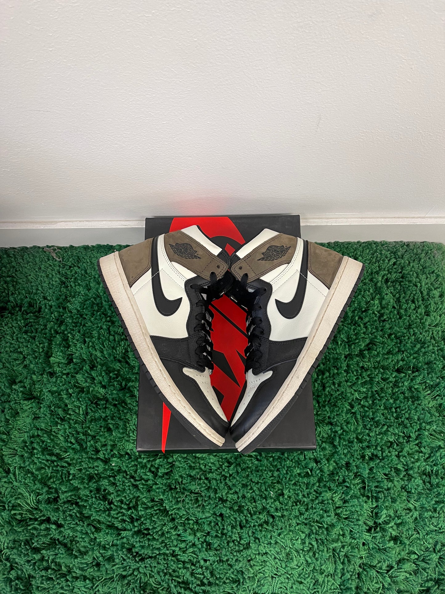Used Jordan 1 Retro High OG Mocha (Men’s)