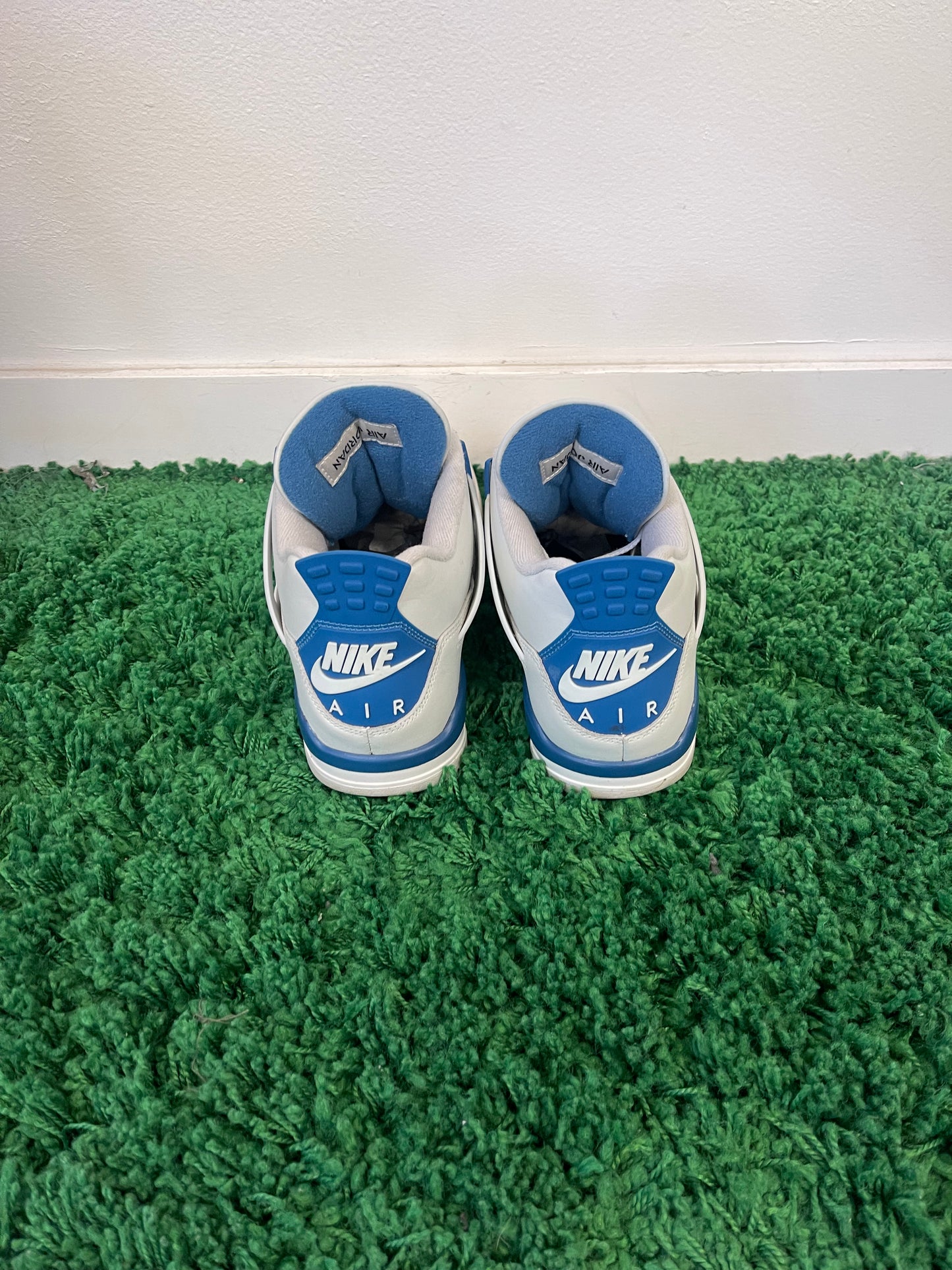 Used Jordan 4 Retro Military Blue 2024 (Men’s)