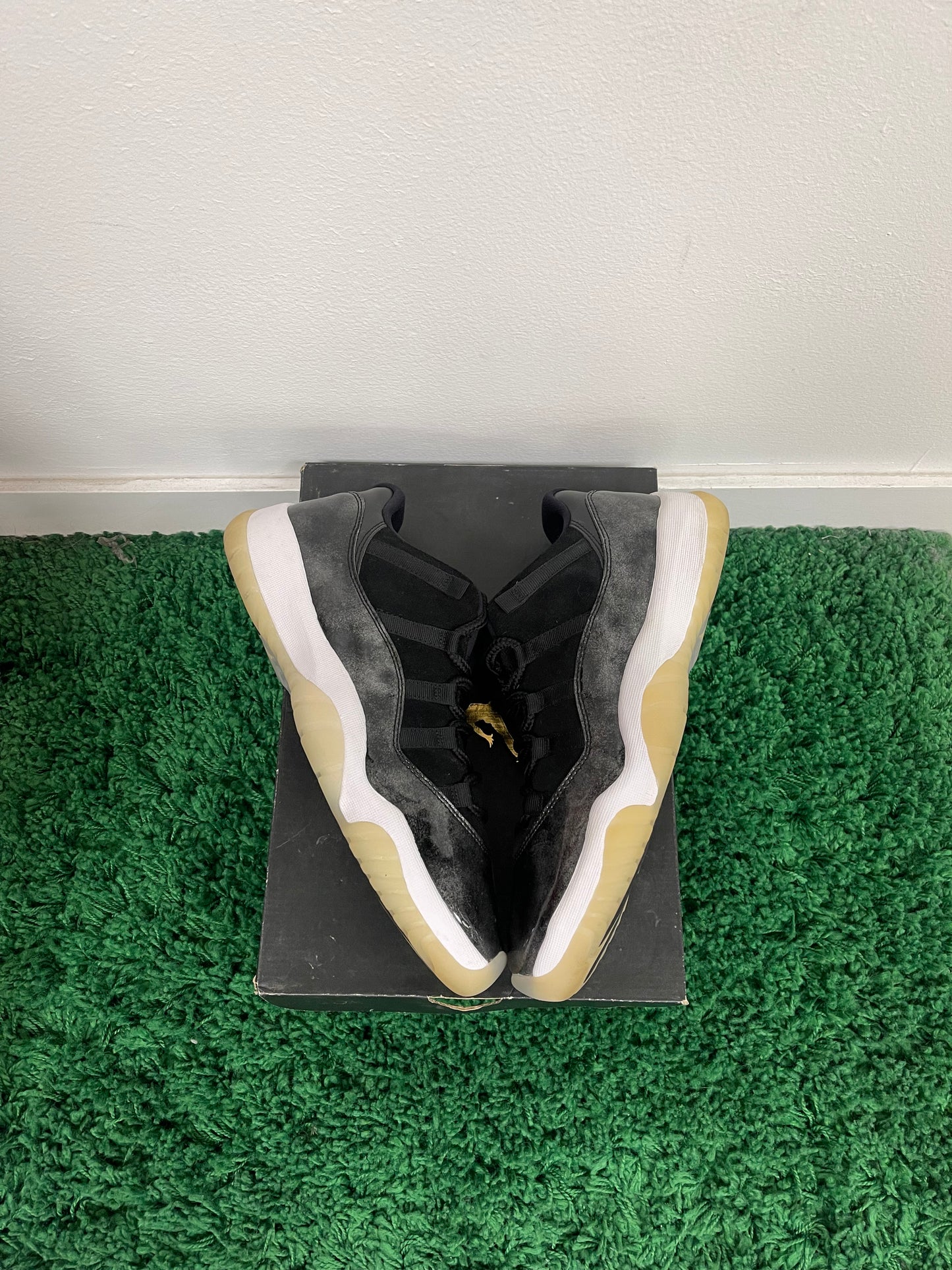 Used Jordan 11 Retro Low Barons (Men’s)