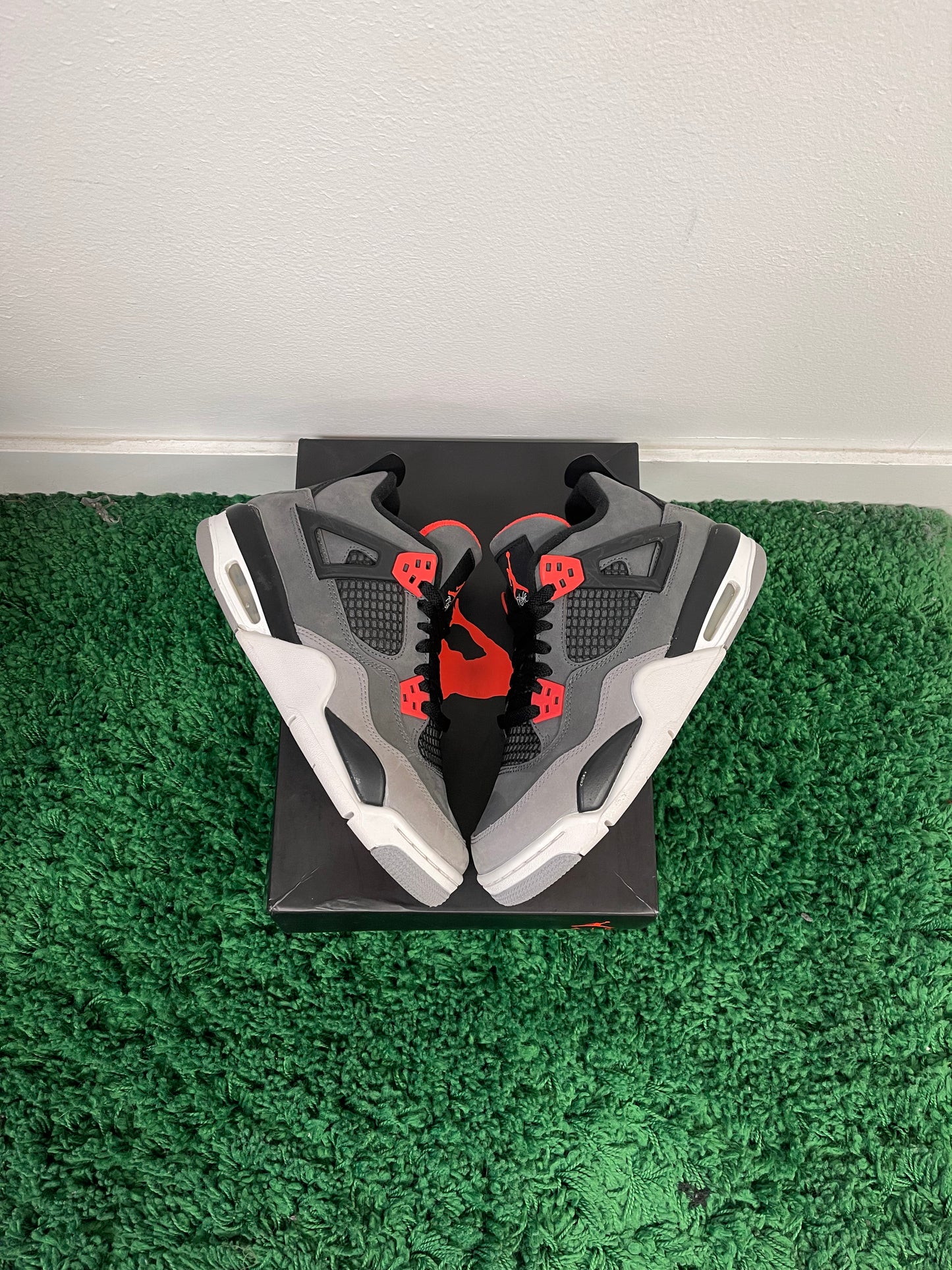 Used Jordan 4 Retro Infrared (Youth)