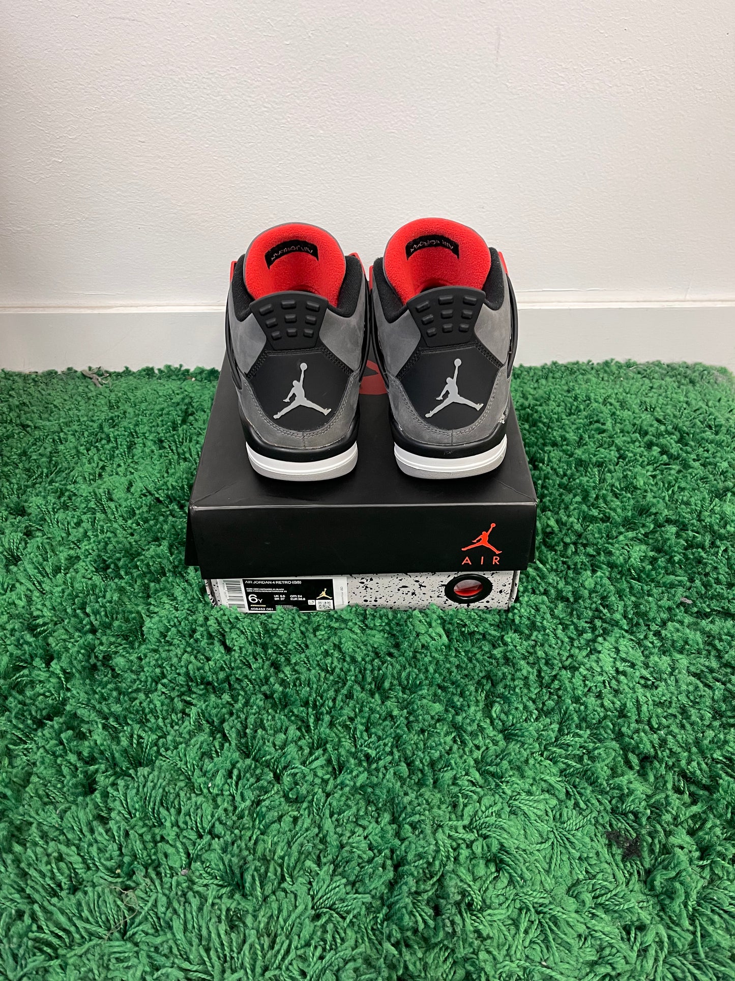 Used Jordan 4 Retro Infrared (Youth)