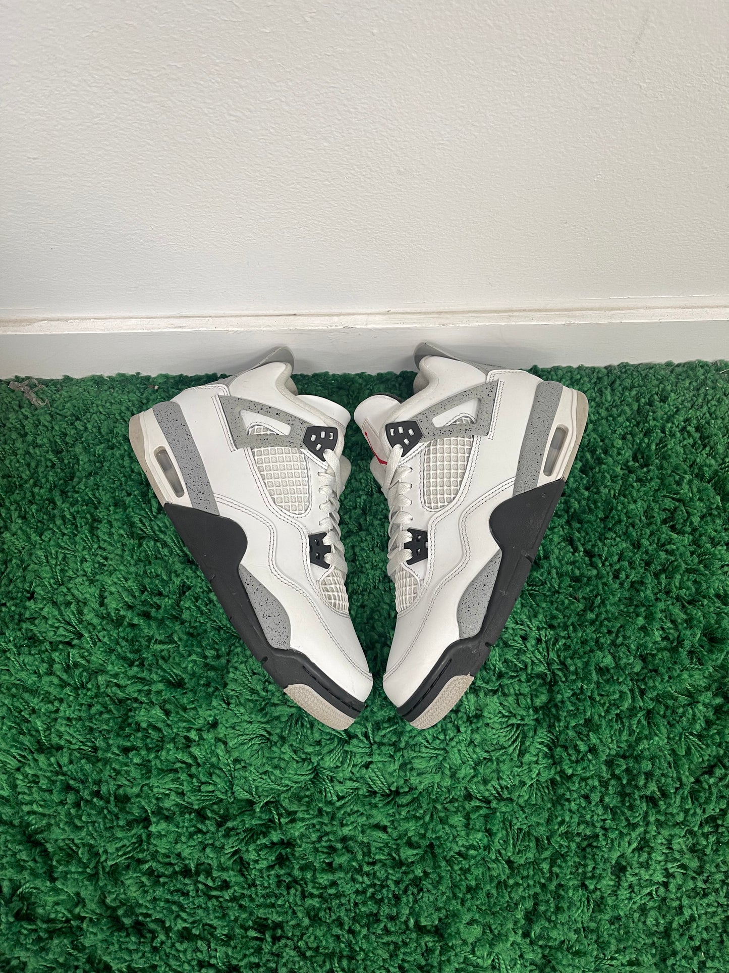 Used Jordan 4 Retro White Cement 2025 (Youth)