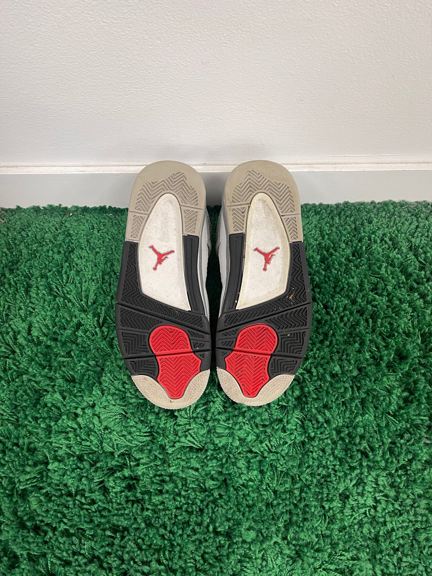 Used Jordan 4 Retro White Cement 2025 (Youth)