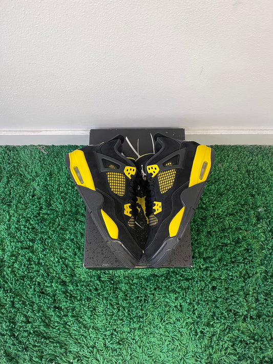 Used Jordan 4 Retro Thunder 2023 (Youth)