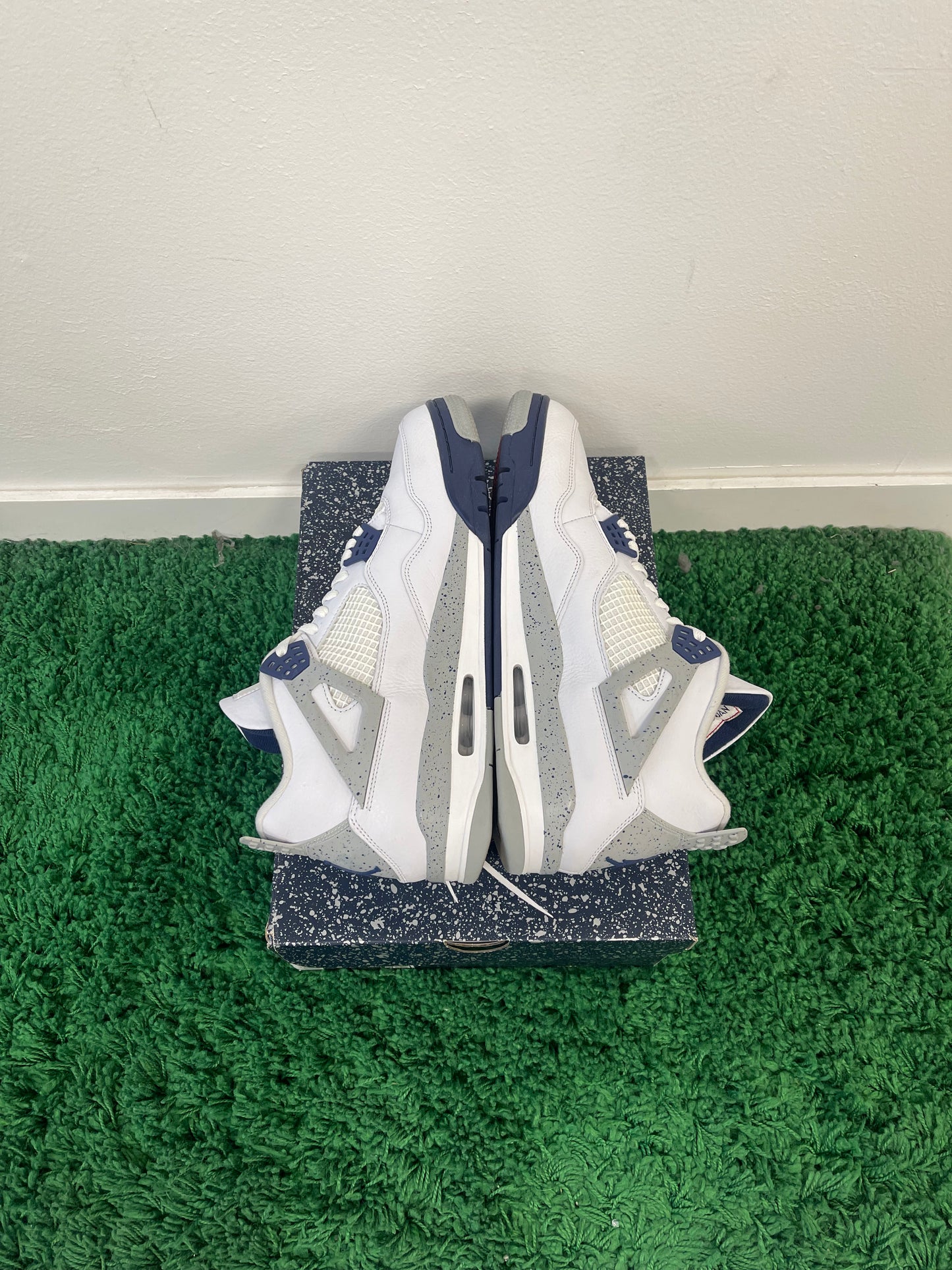 Used Jordan 4 Retro Midnight Navy (Men’s)