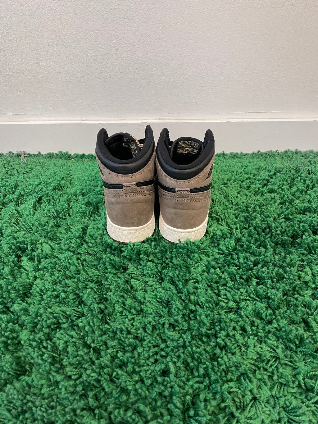 Used Jordan 1 Retro High OG Palomino (Youth)