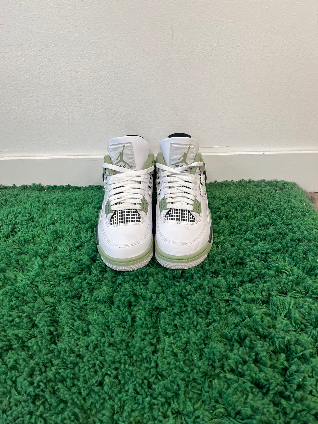 Used Jordan 4 Retro Seafoam (Women’s)