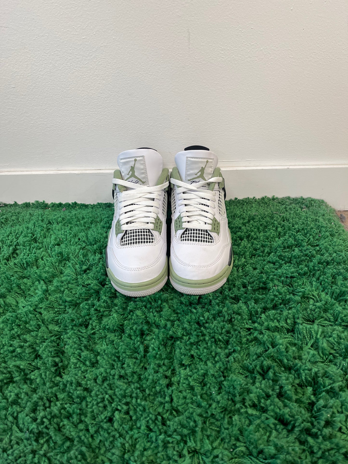 Used Jordan 4 Retro Seafoam (Women’s)