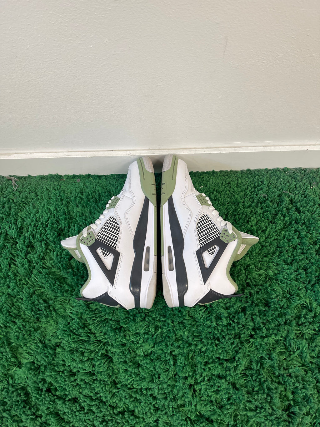 Used Jordan 4 Retro Seafoam (Women’s)