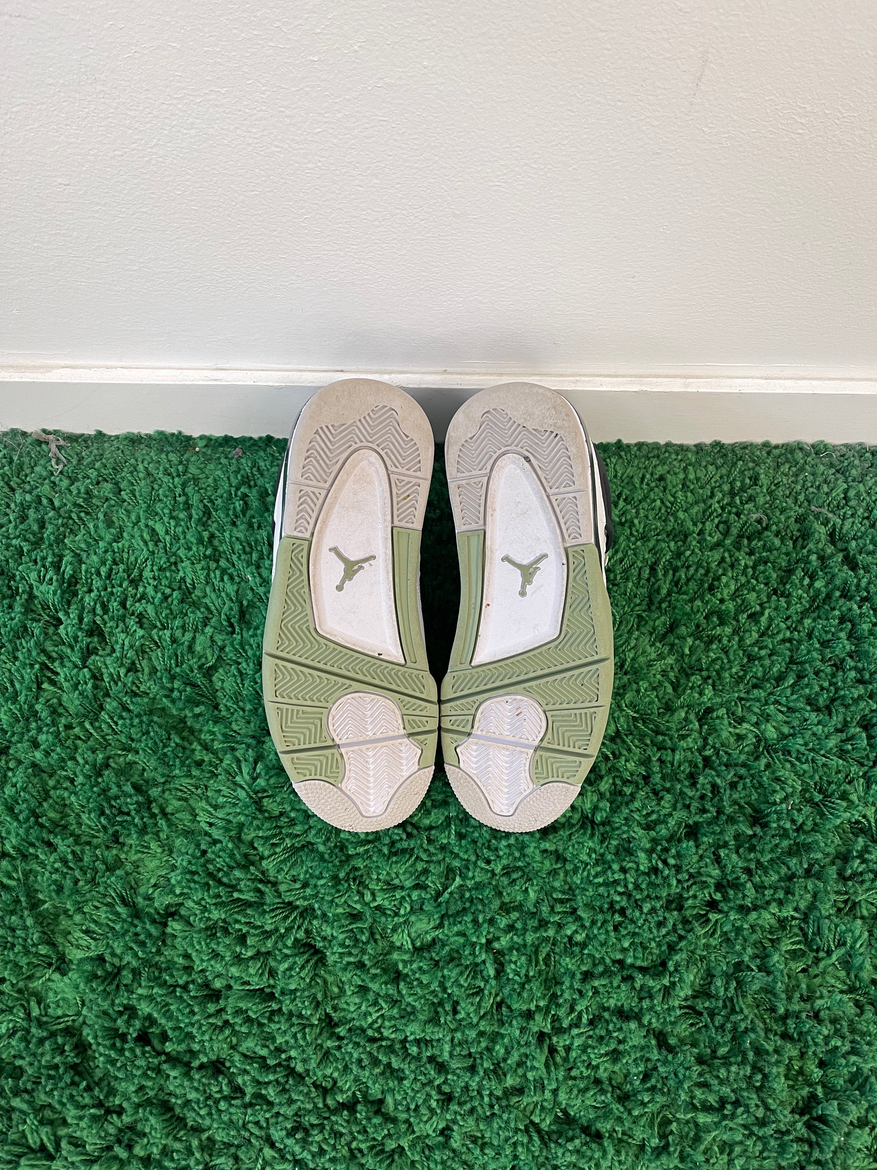 Used Jordan 4 Retro Seafoam (Women’s)
