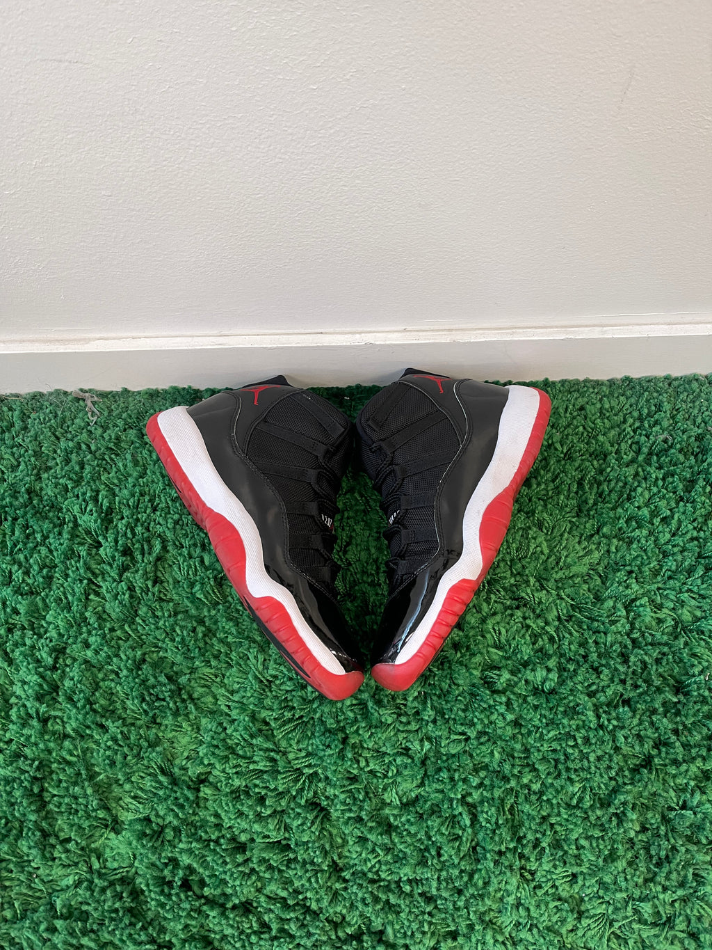 Used Jordan 11 Retro Playoffs Bred 2019 (Youth)