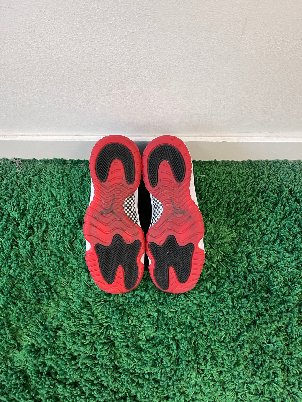 Used Jordan 11 Retro Playoffs Bred 2019 (Youth)