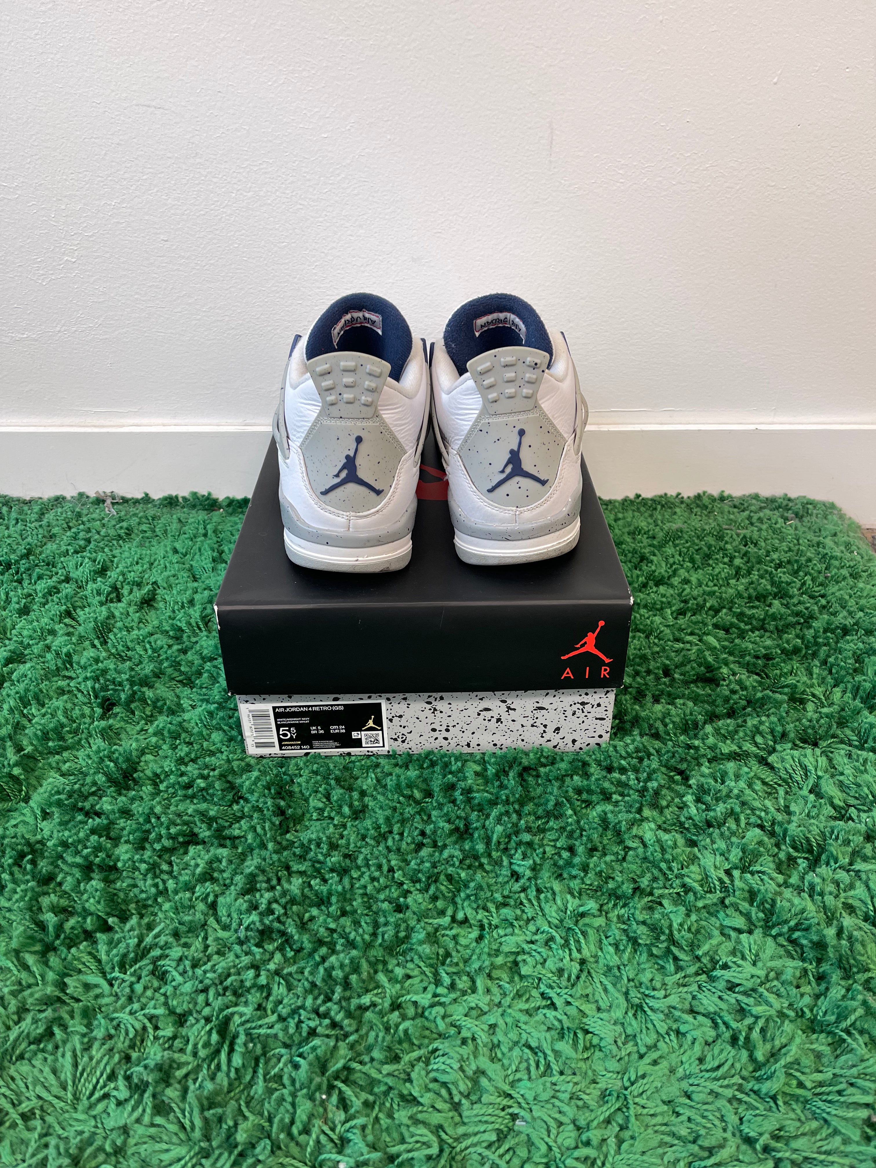 Used Jordan 4 Retro Midnight Navy (Youth)