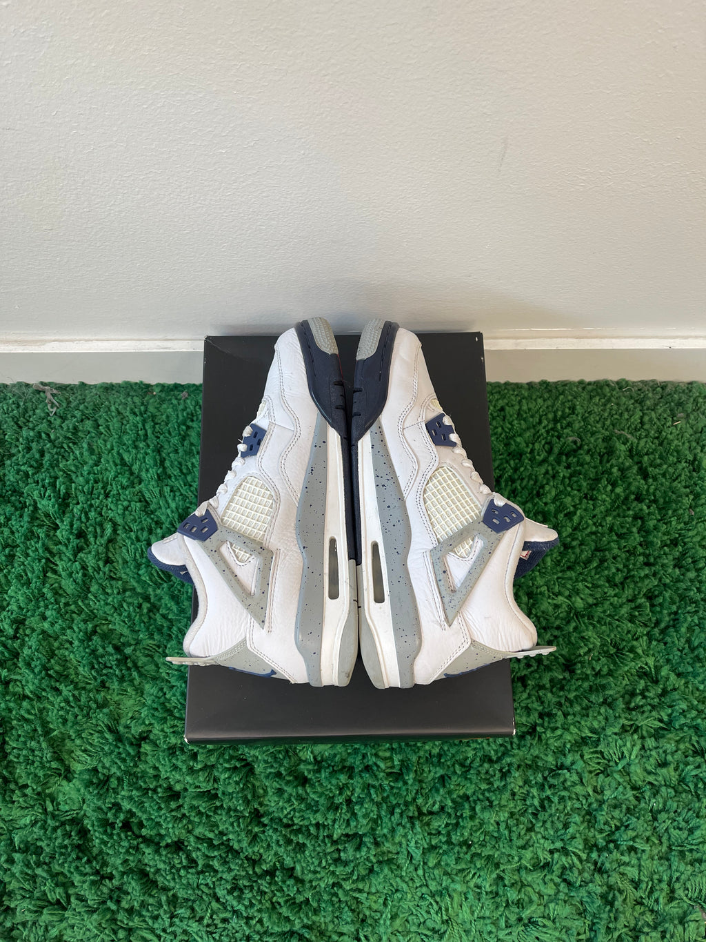 Used Jordan 4 Retro Midnight Navy (Youth)