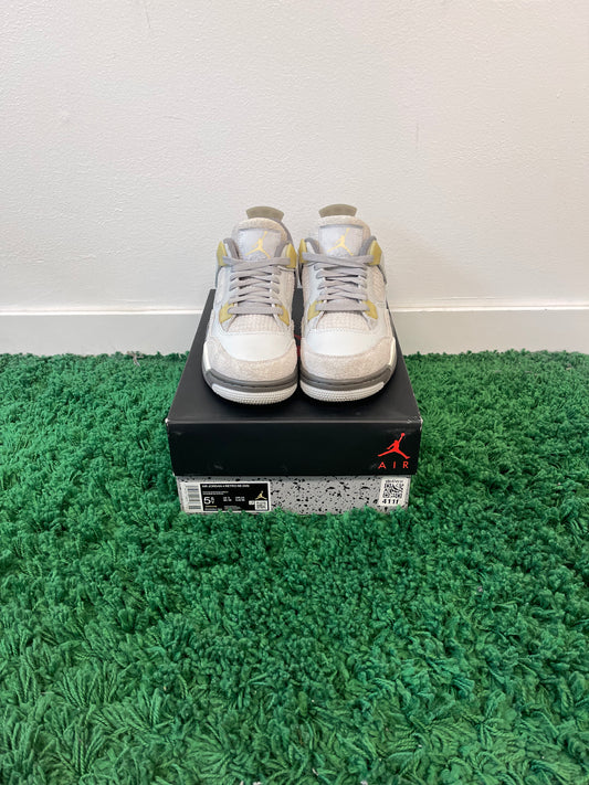 Used Jordan 4 Retro SE Craft Photon Dust (Youth)