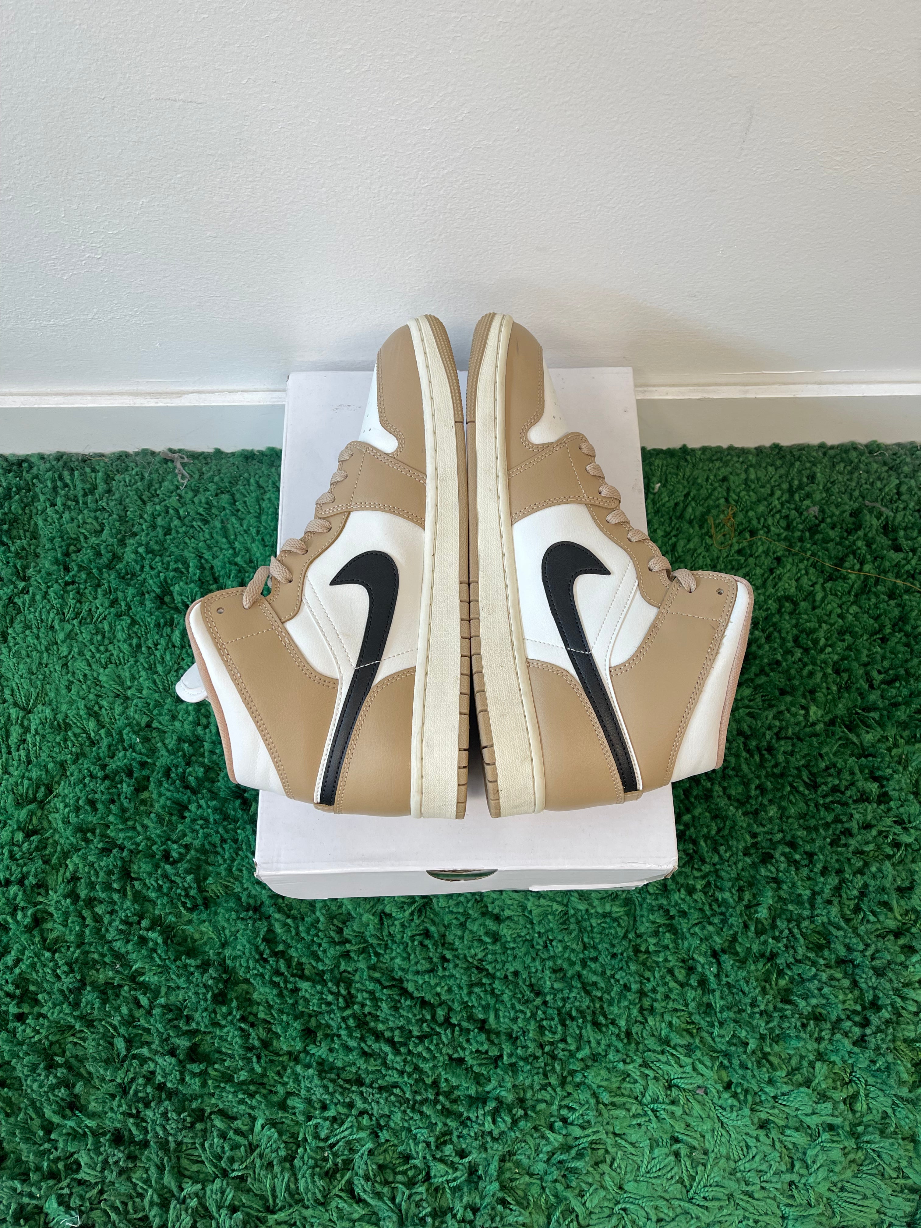 Used Jordan 1 Mid SE Desert Sail (Women’s)