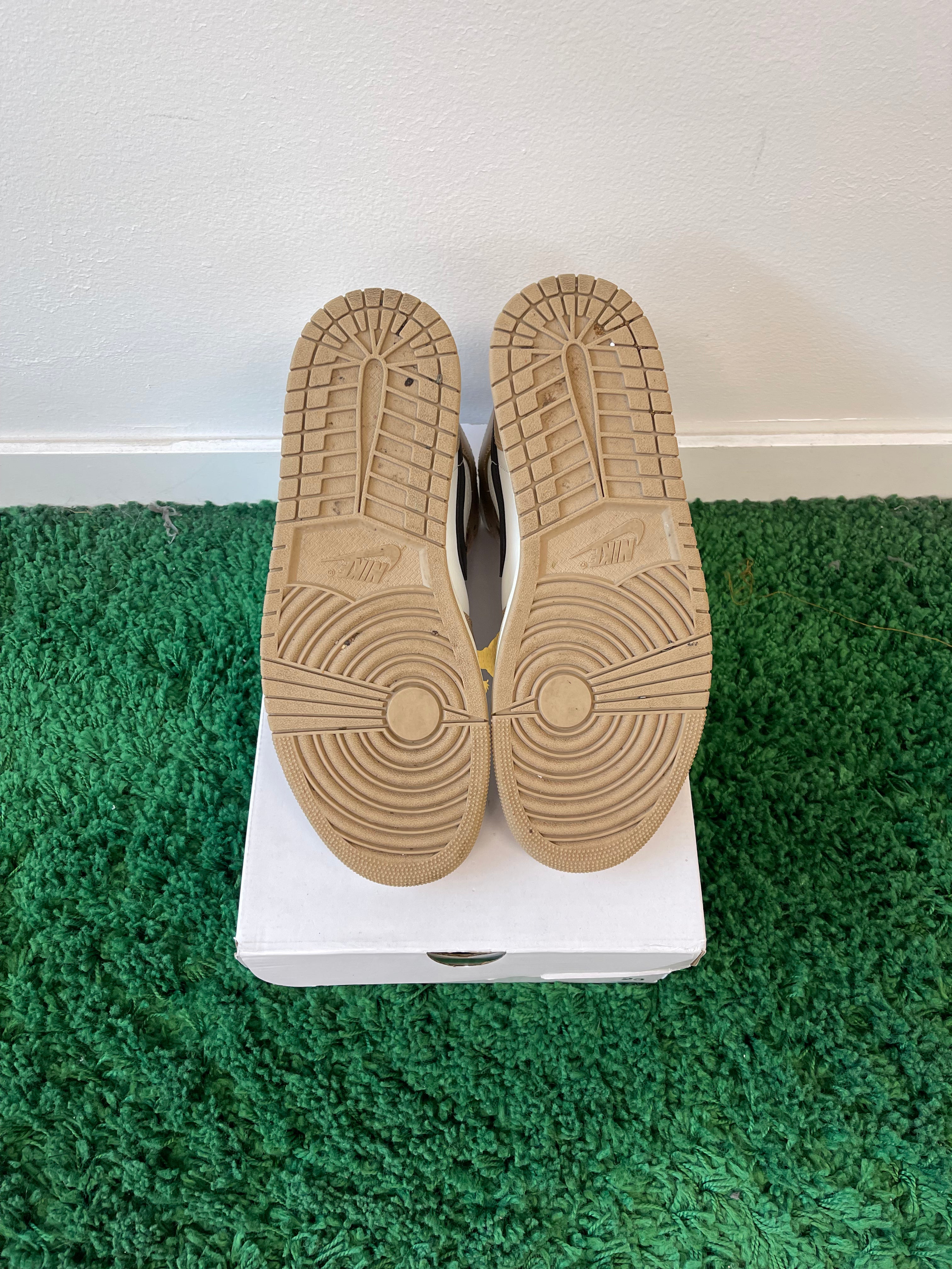 Used Jordan 1 Mid SE Desert Sail (Women’s)