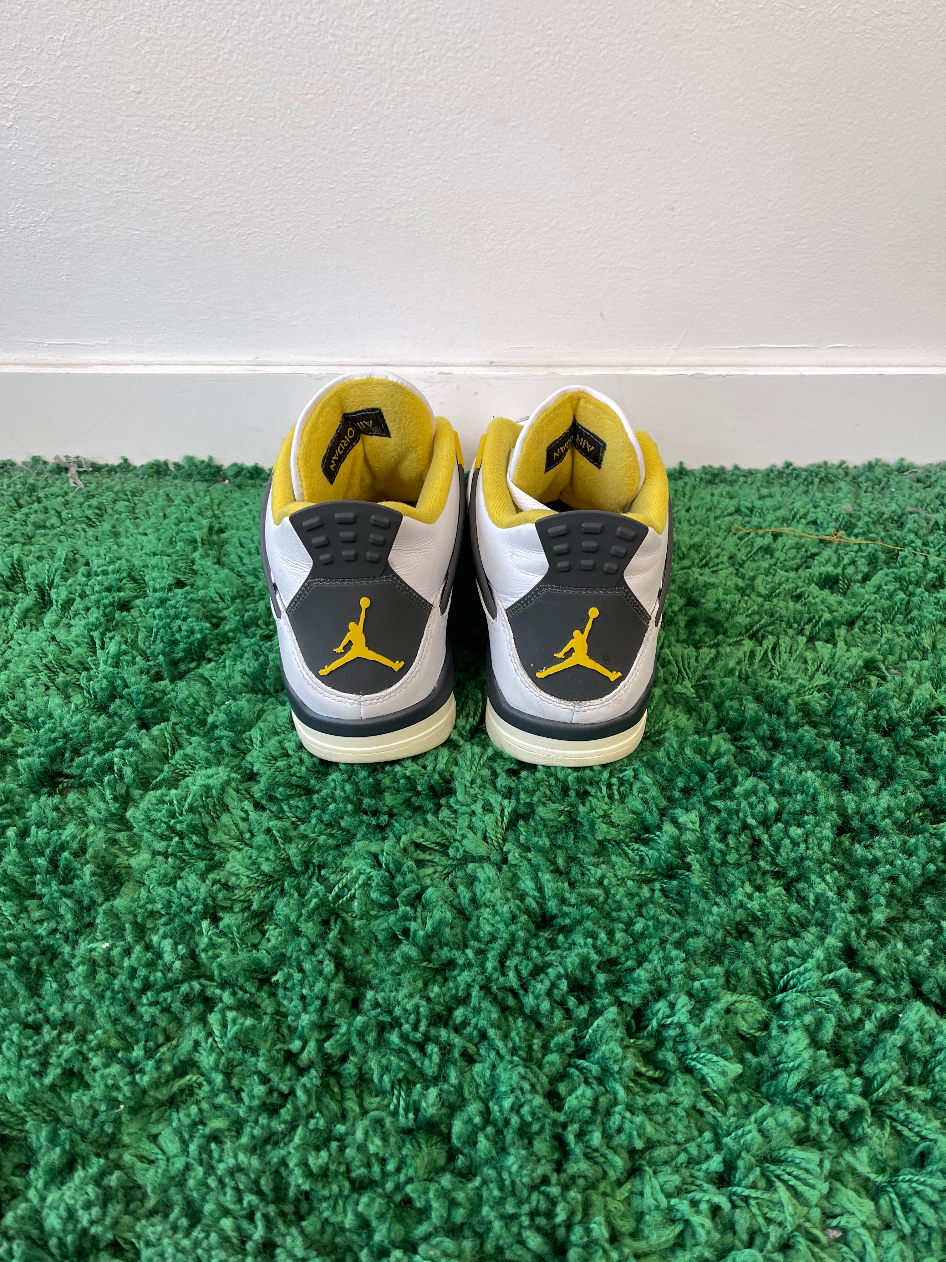 Used Jordan 4 Retro Vivid Sulfur (Women’s)
