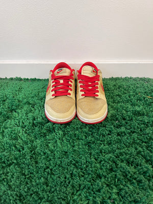 Used Nike Dunk Low Retro SE Strawberry Waffle (Men’s)