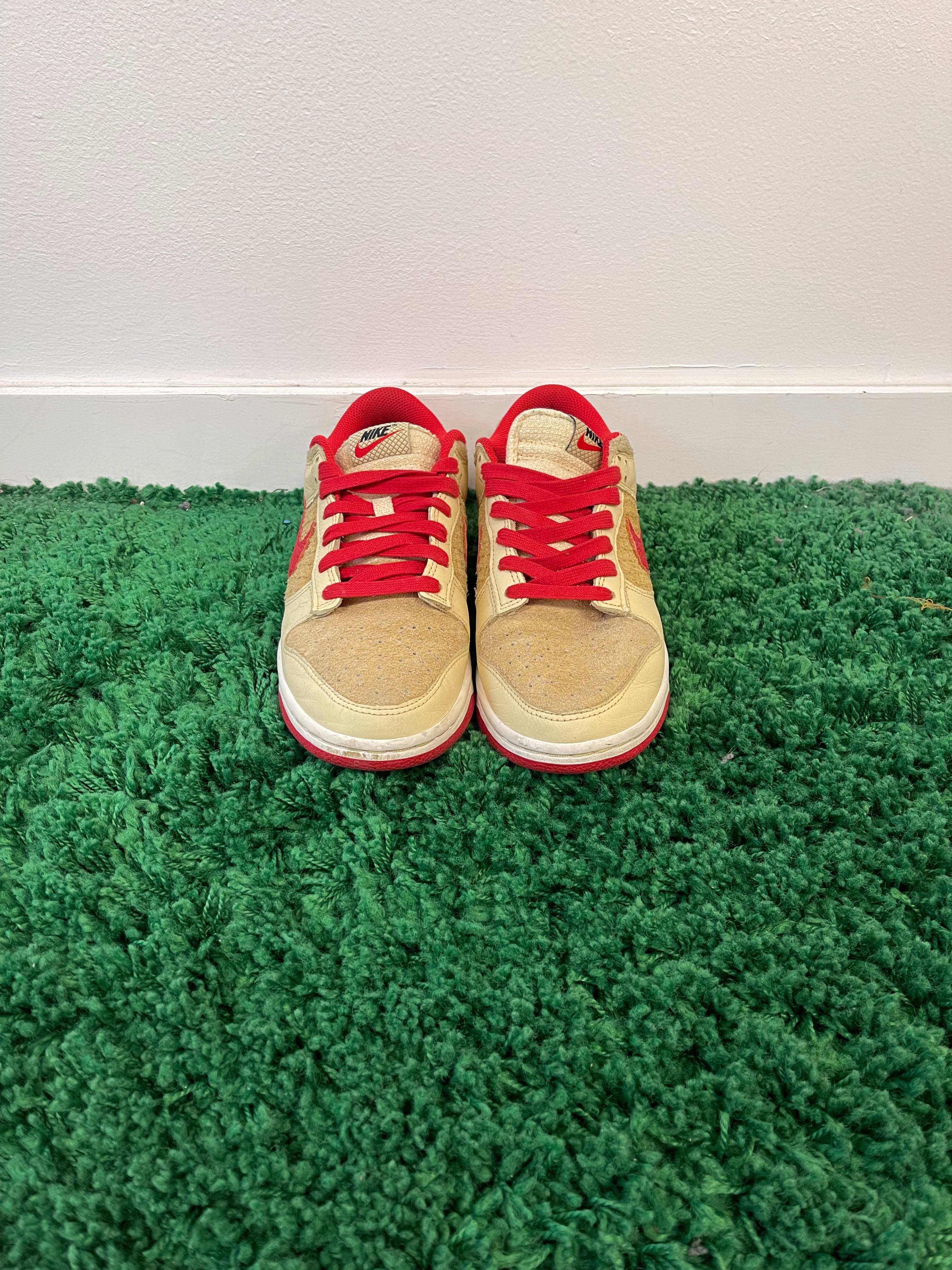 Used Nike Dunk Low Retro SE Strawberry Waffle (Men’s)