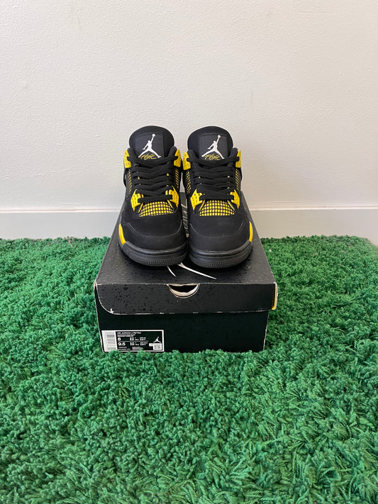 Used Jordan 4 Retro Thunder 2023 (Men’s)