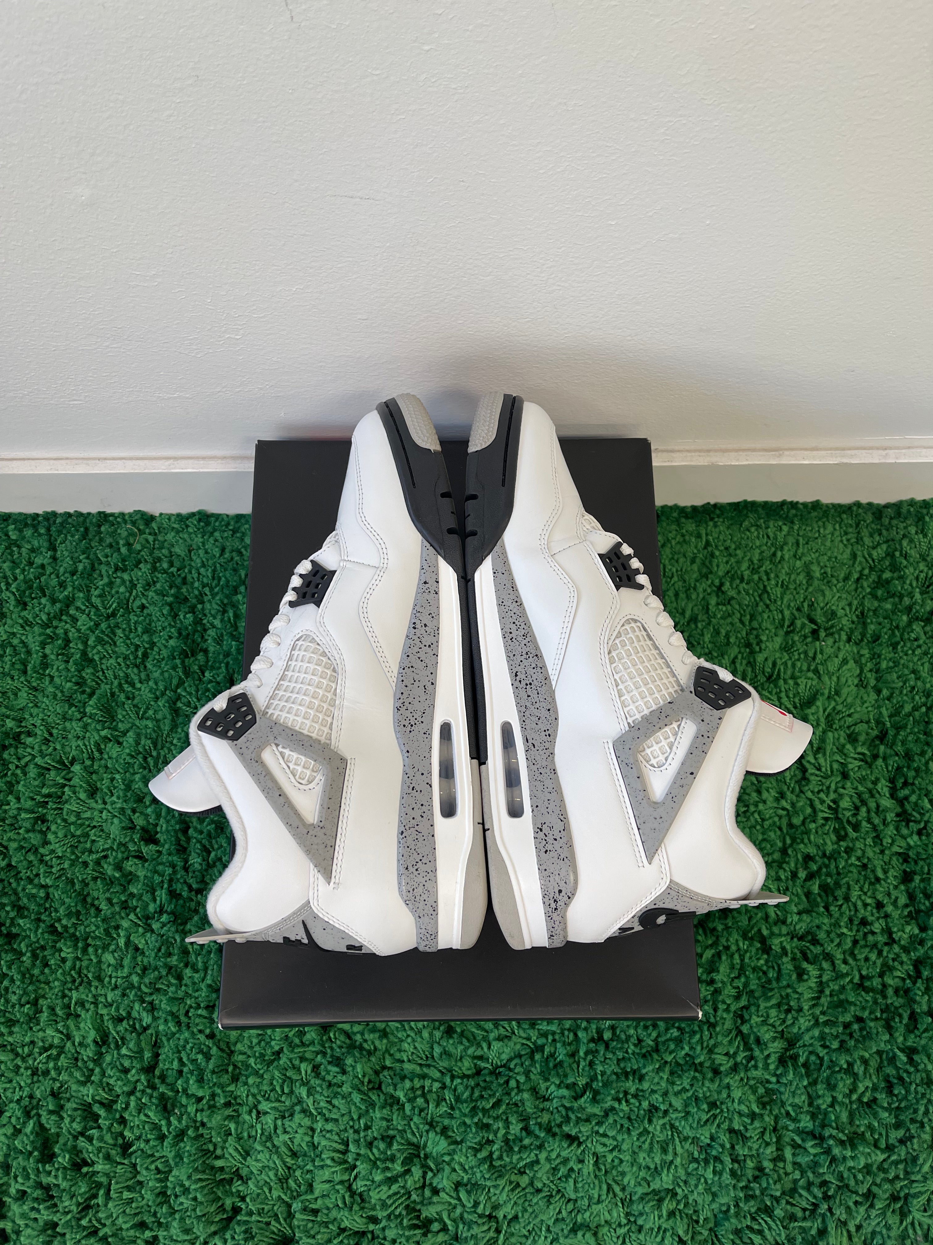 Used Jordan 4 Retro White Cement 2025 (Men’s)