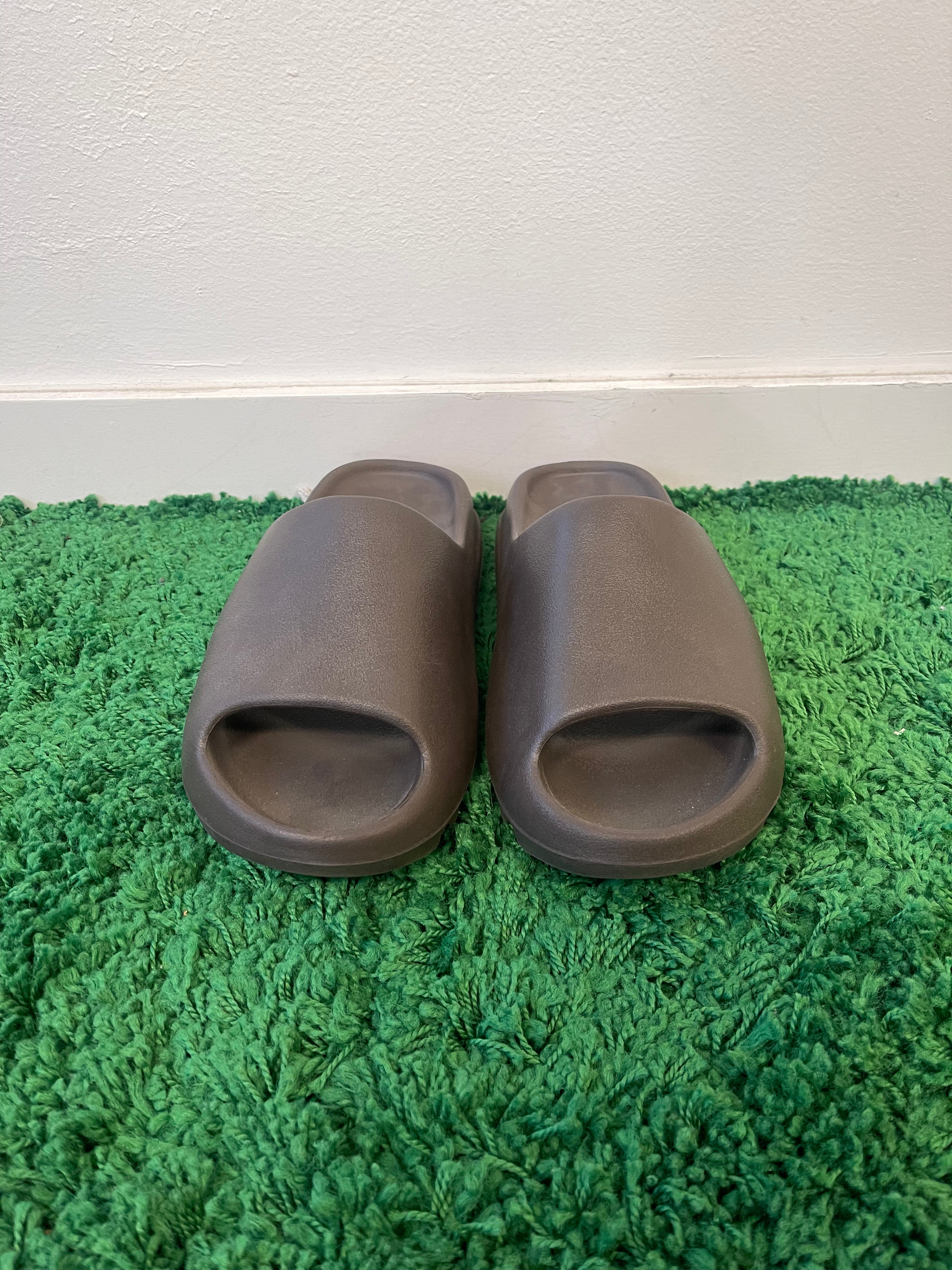 Used YZY YS-01 Chocolate (Men’s)