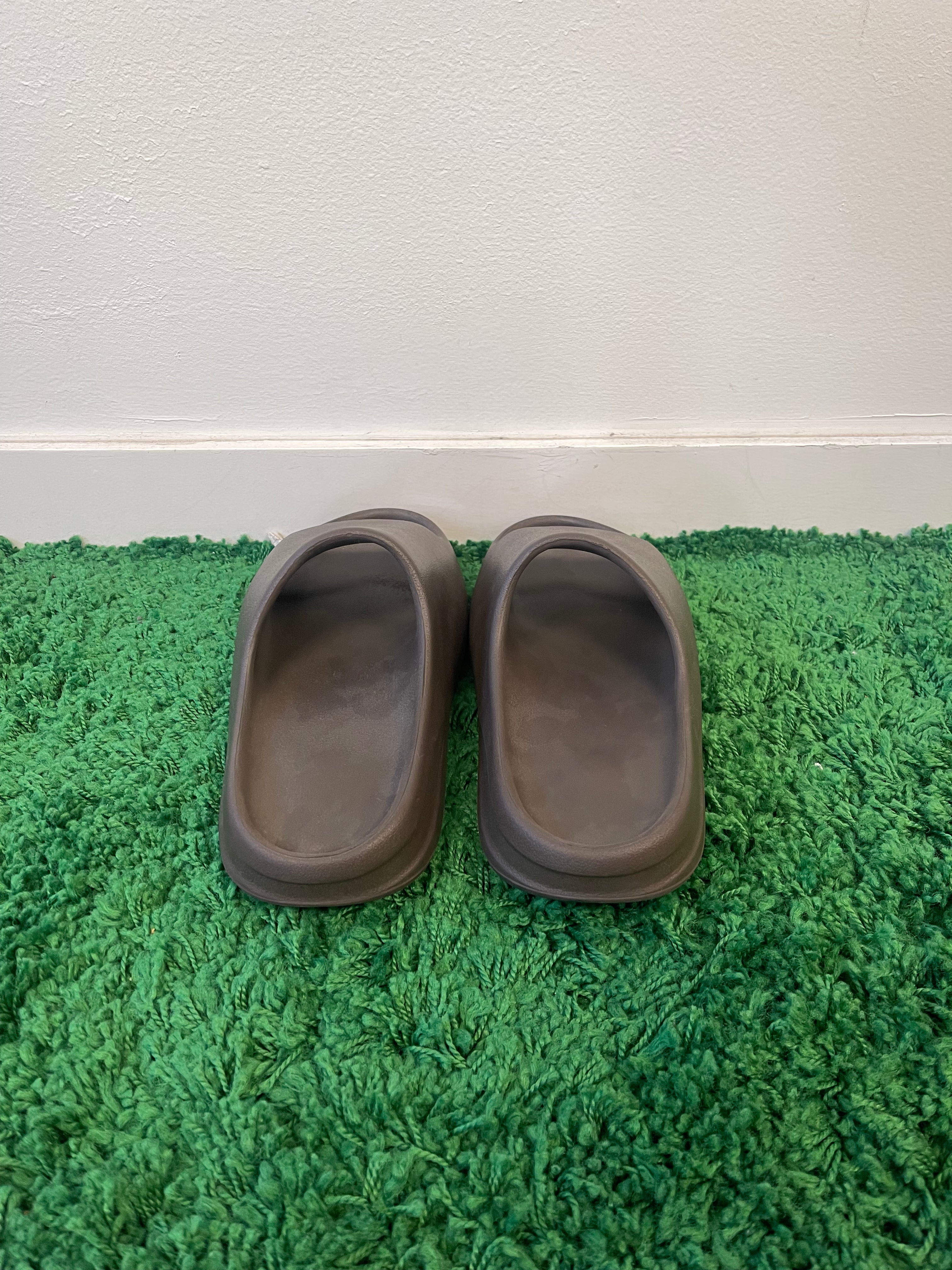 Used YZY YS-01 Chocolate (Men’s)