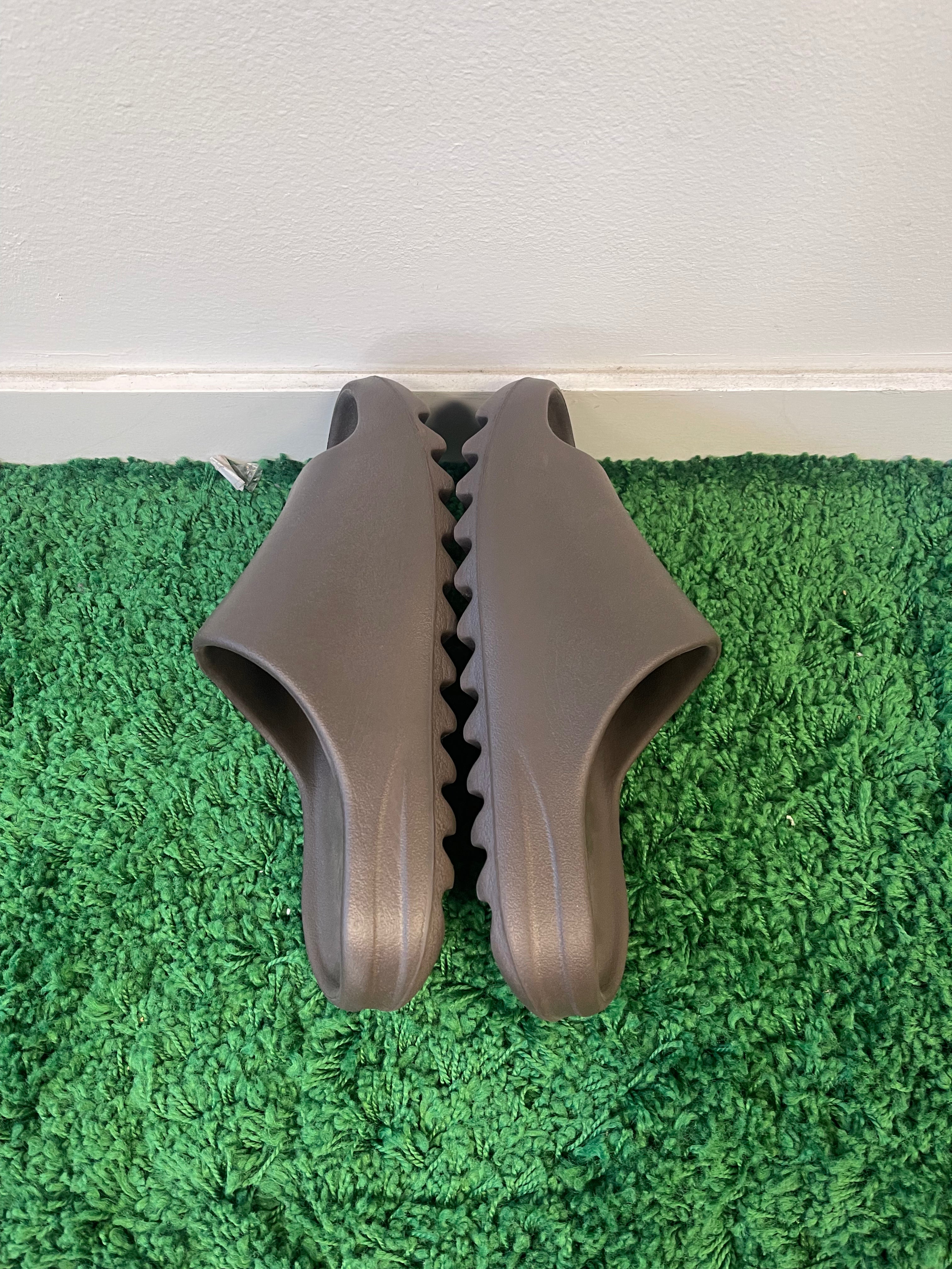 Used YZY YS-01 Chocolate (Men’s)