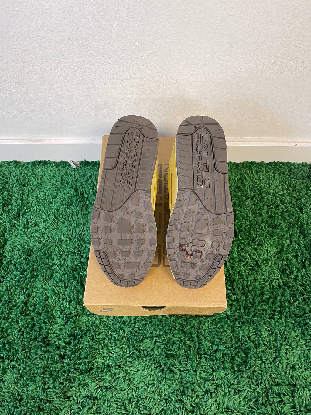 Used Nike Air Max 1 Travis Scott Cactus Jack Saturn Gold #2 (Men’s)