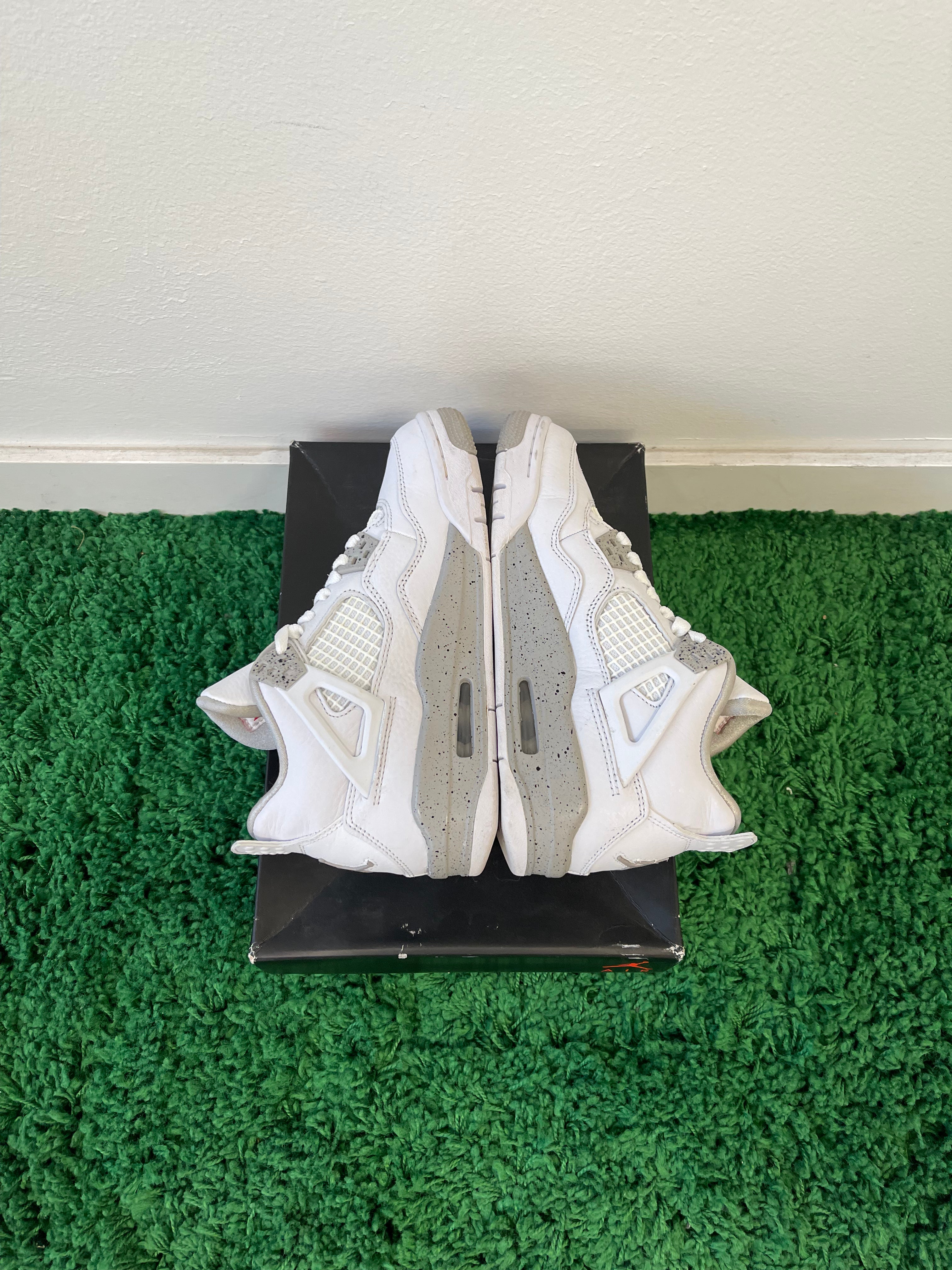 Used Jordan 4 Retro White Oreo 2021 (Youth)